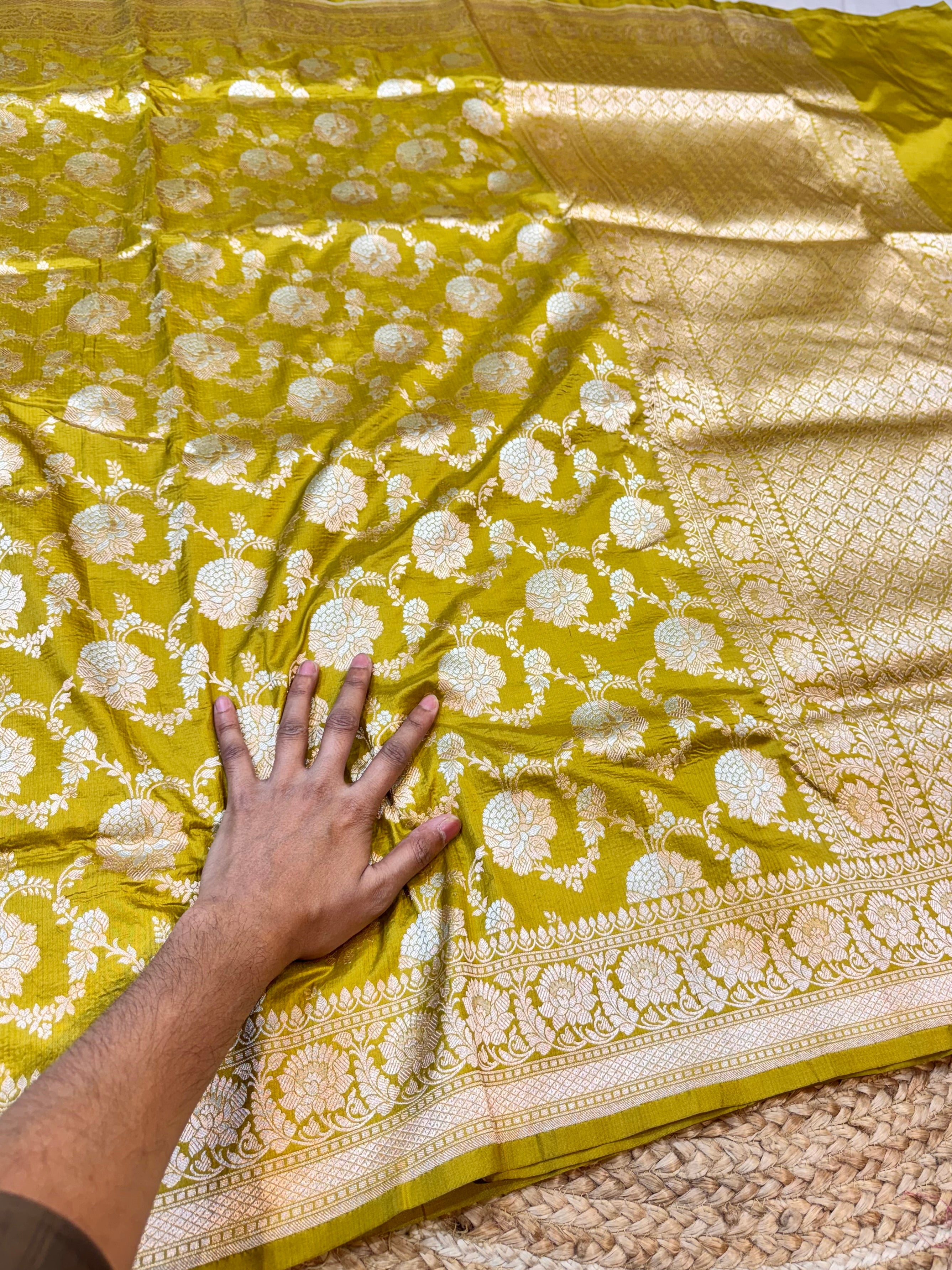 Mehendi Green 100% Pure Banarasi Katan Silk Meenakari Sareee