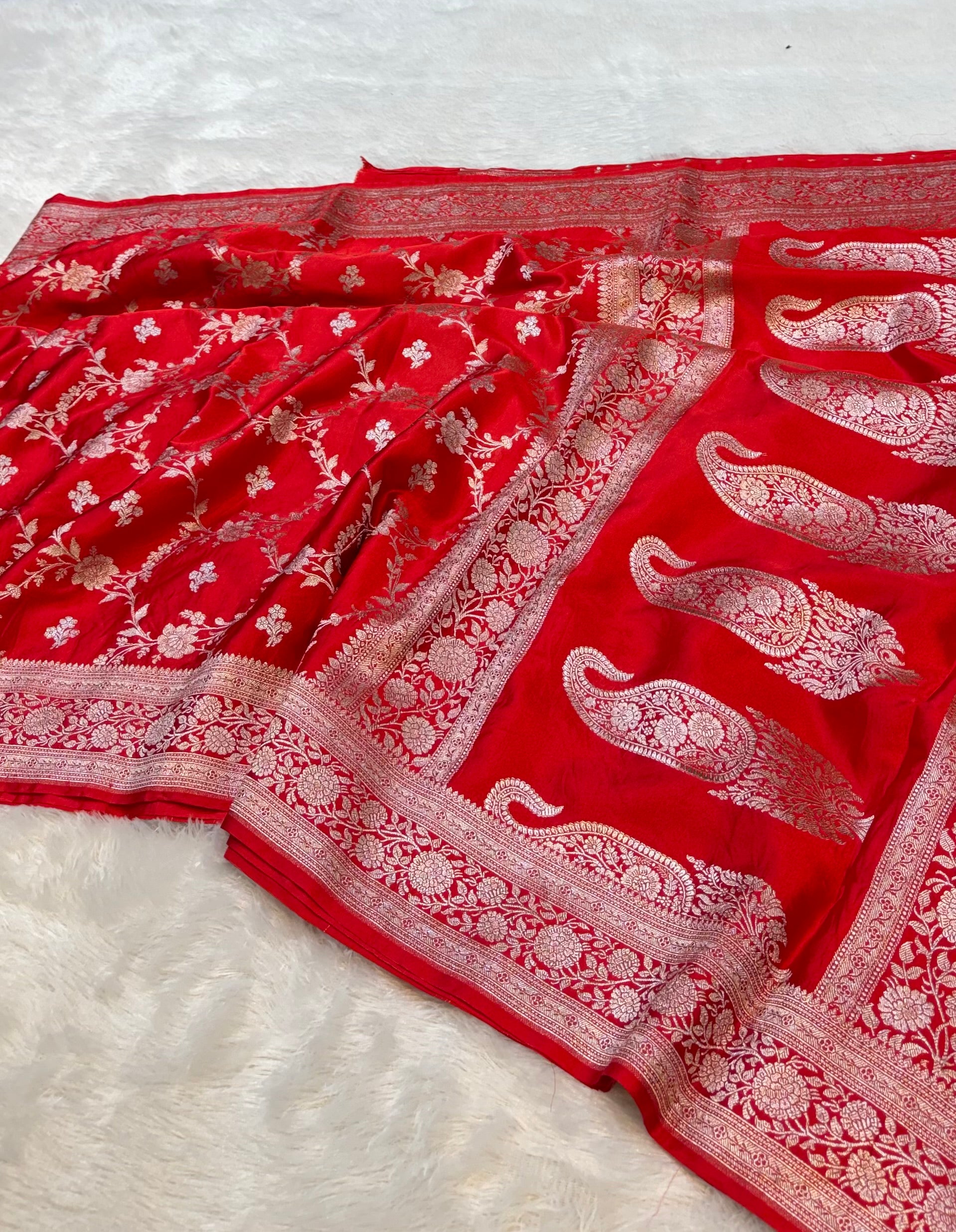 Red Banarasi Soft Meenakari Mashru Silk Partywear Saree