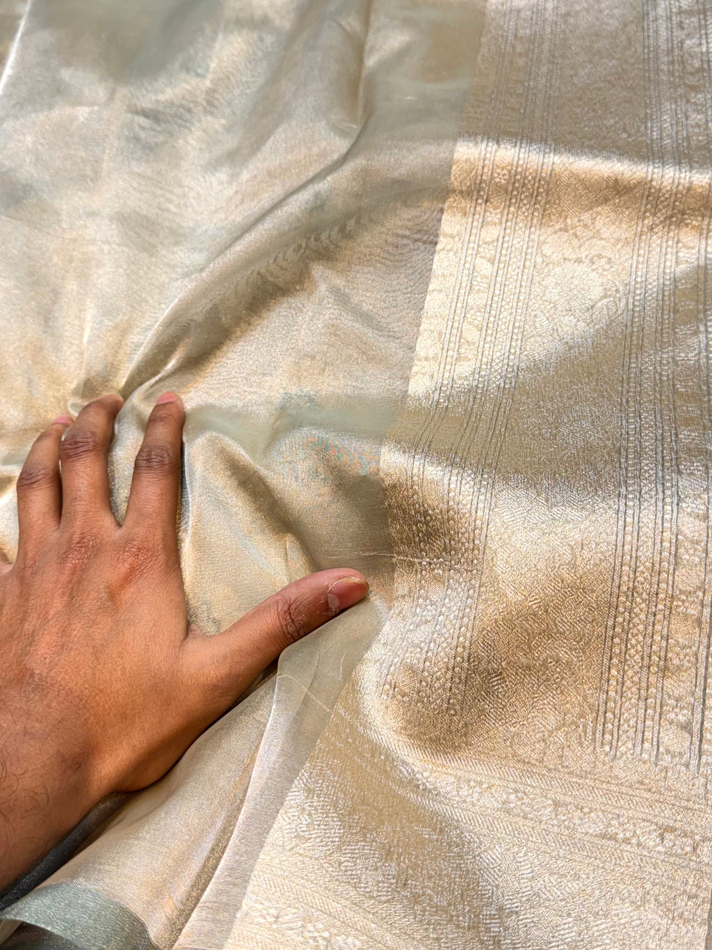 Diamond Gold 100% Pure Tissue Silk Banarasi Partywear Saree