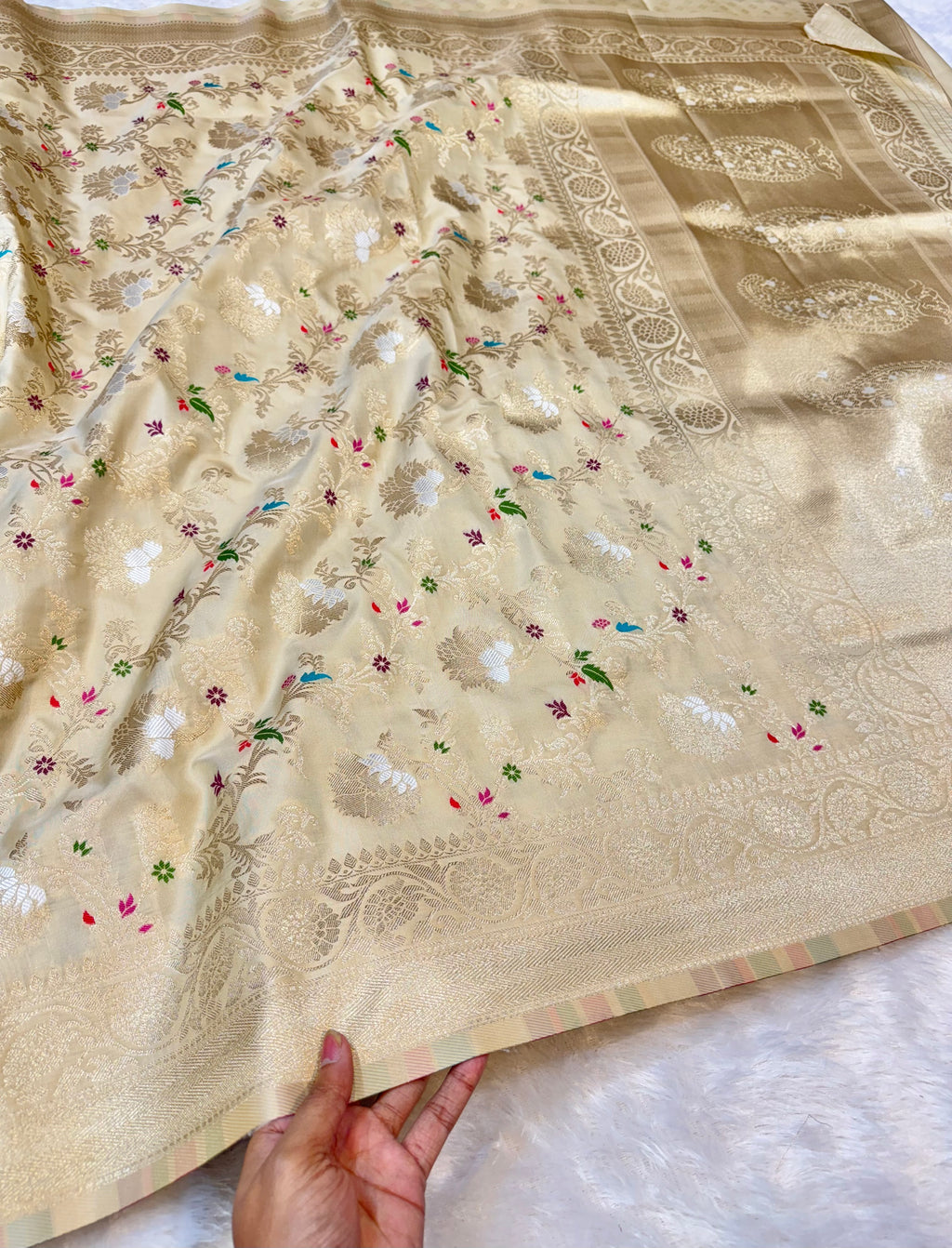 Beige Banarasi SemiKatan Silk Partywear Saree
