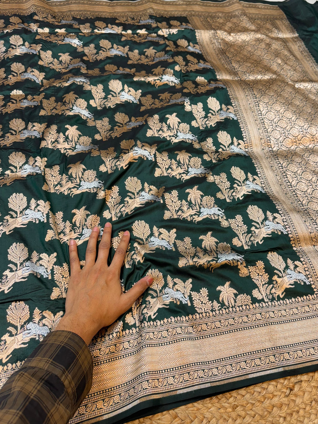 Bottle Green 100% Pure Banarasi Katan Silk Meenakari Saree