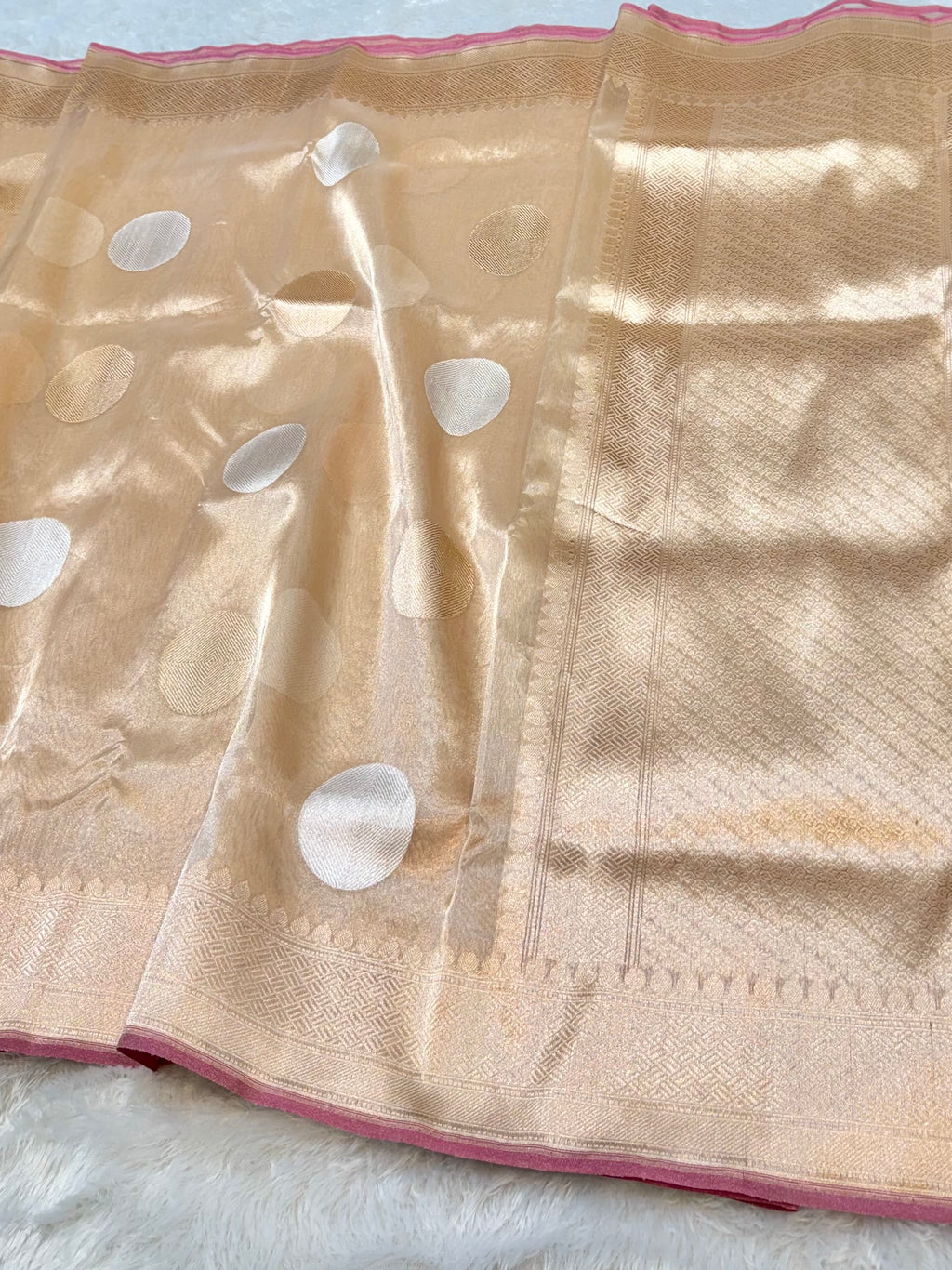 Diamond Gold 100% Pure Banarasi Tissue Silk Handloom Handwoven Saree