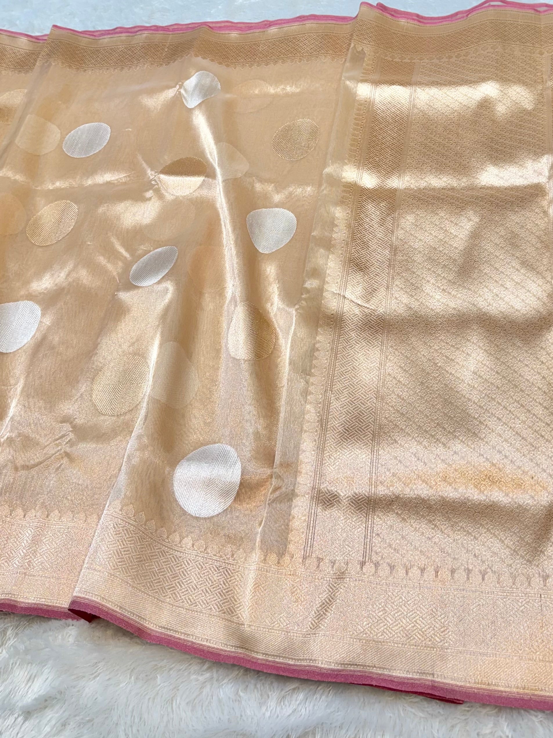 Diamond Gold 100% Pure Banarasi Tissue Silk Handloom Handwoven Saree