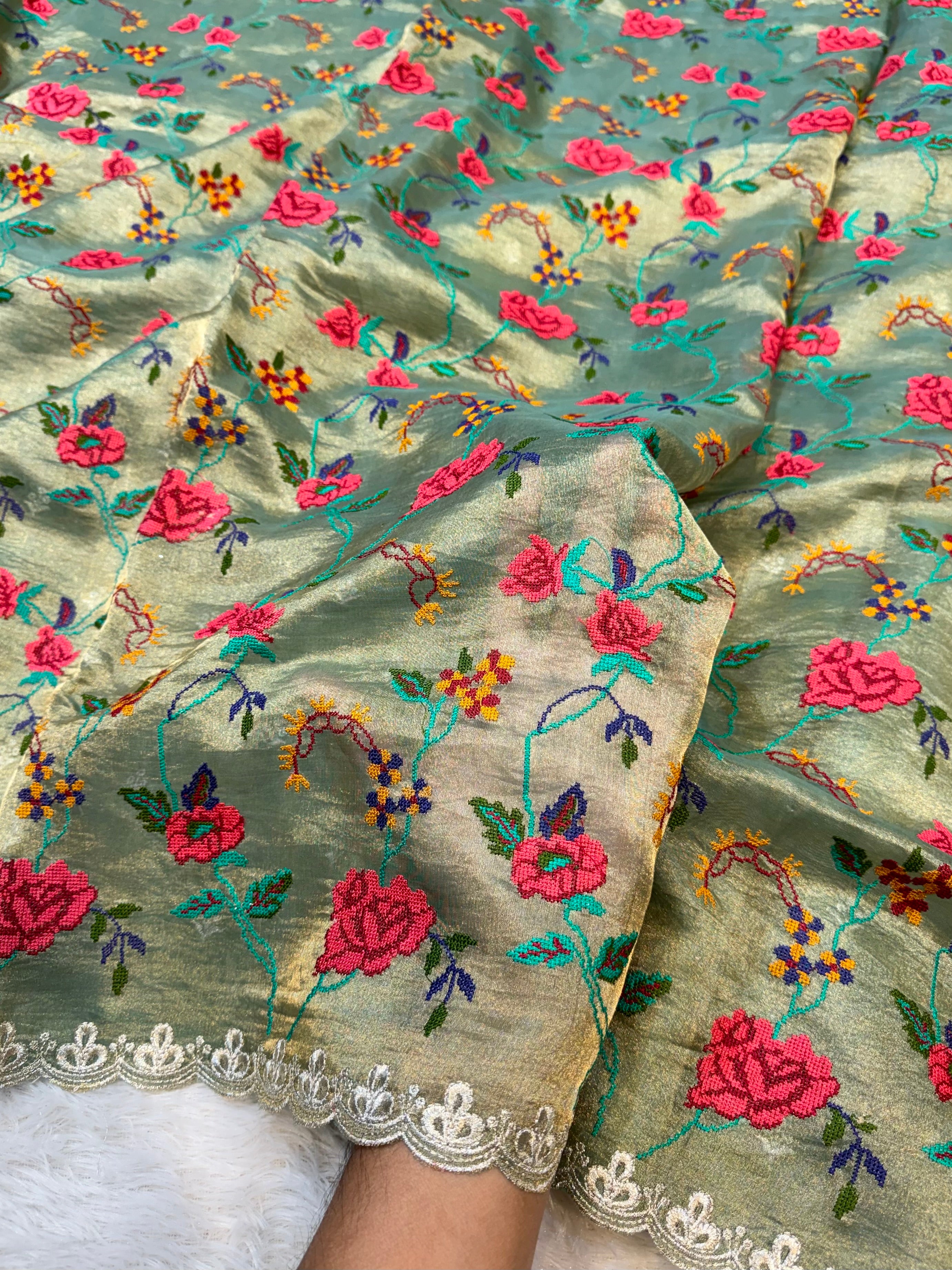 Diamond Green 100% Pure Handloom Double Tissue Petit work Partywear Banarasi Sarees