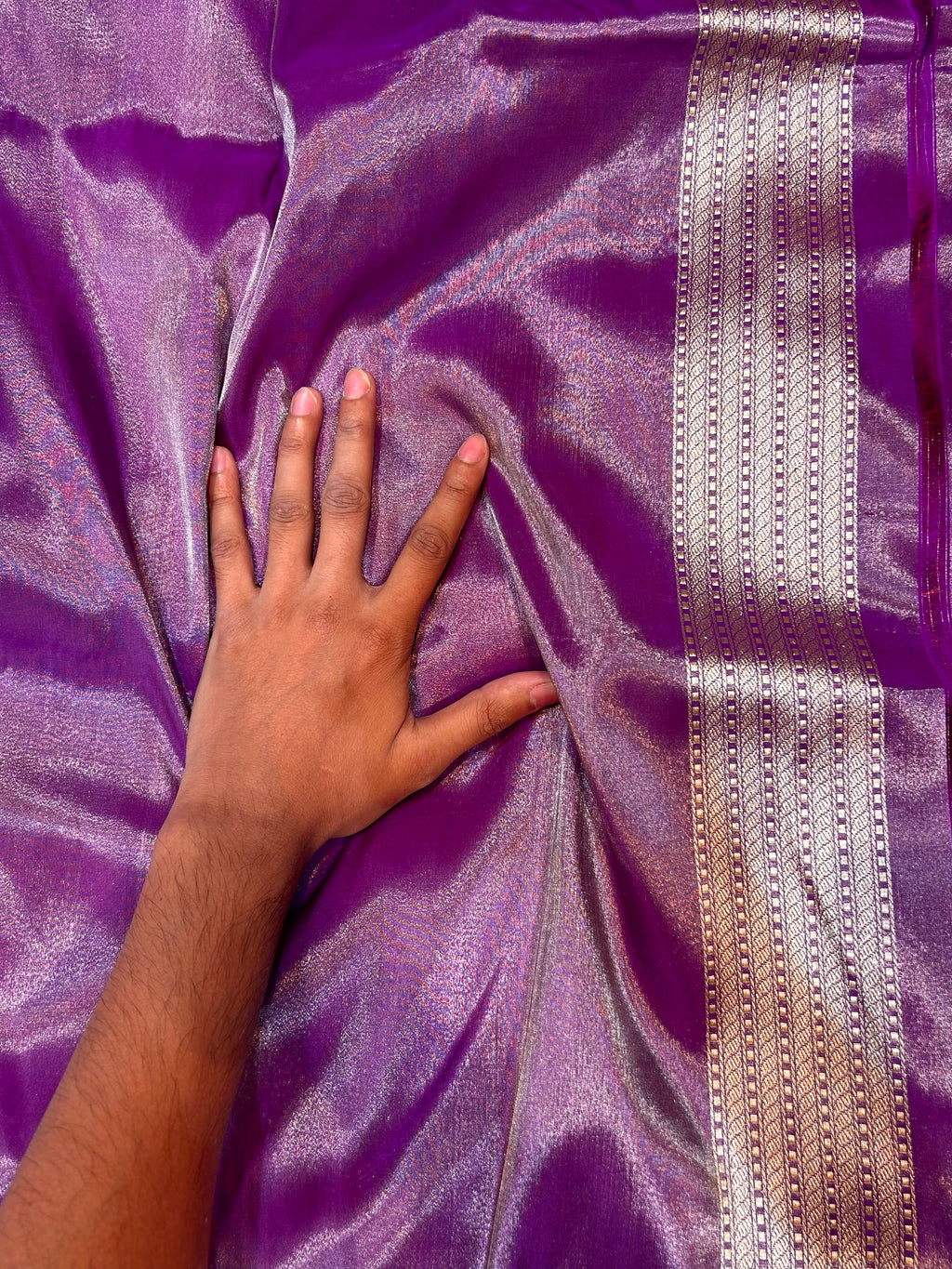 Diamond Red 100% Pure Banarasi Tissue Silk Handloom Handwoven Saree