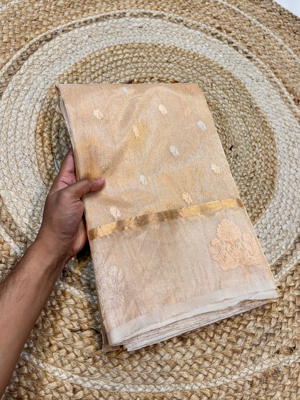 Diamond Gold 100% Pure Banarasi Tissue Silk Handloom Handwoven Saree