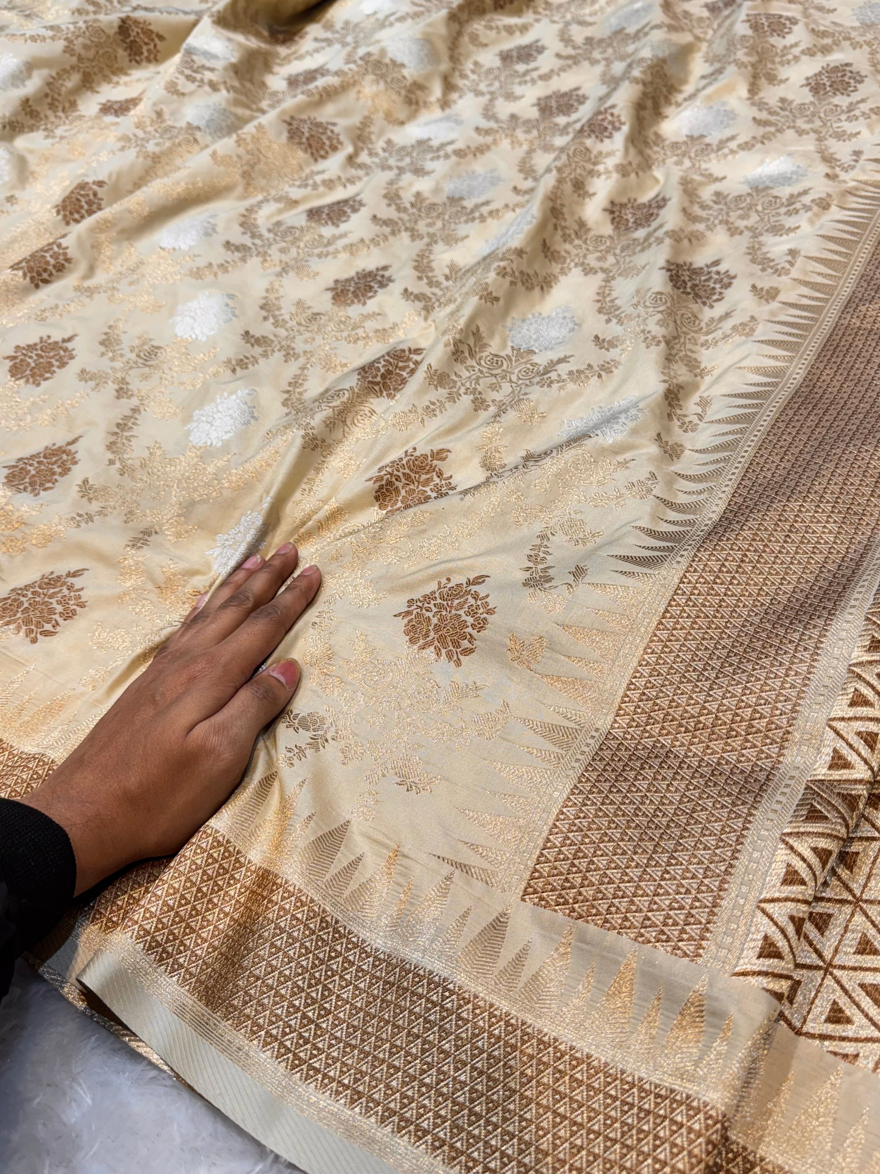 Beige Banarasi SemiKatan Silk Partywear Saree