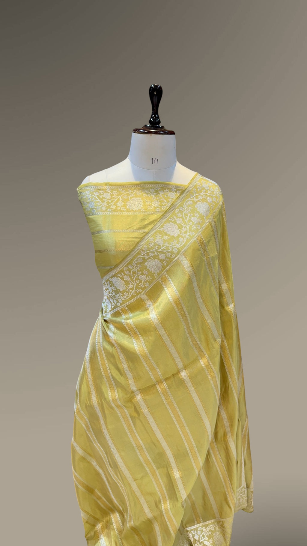 Diamond Green Pure Banarasi Tissue Silk Handloom Handwoven Saree