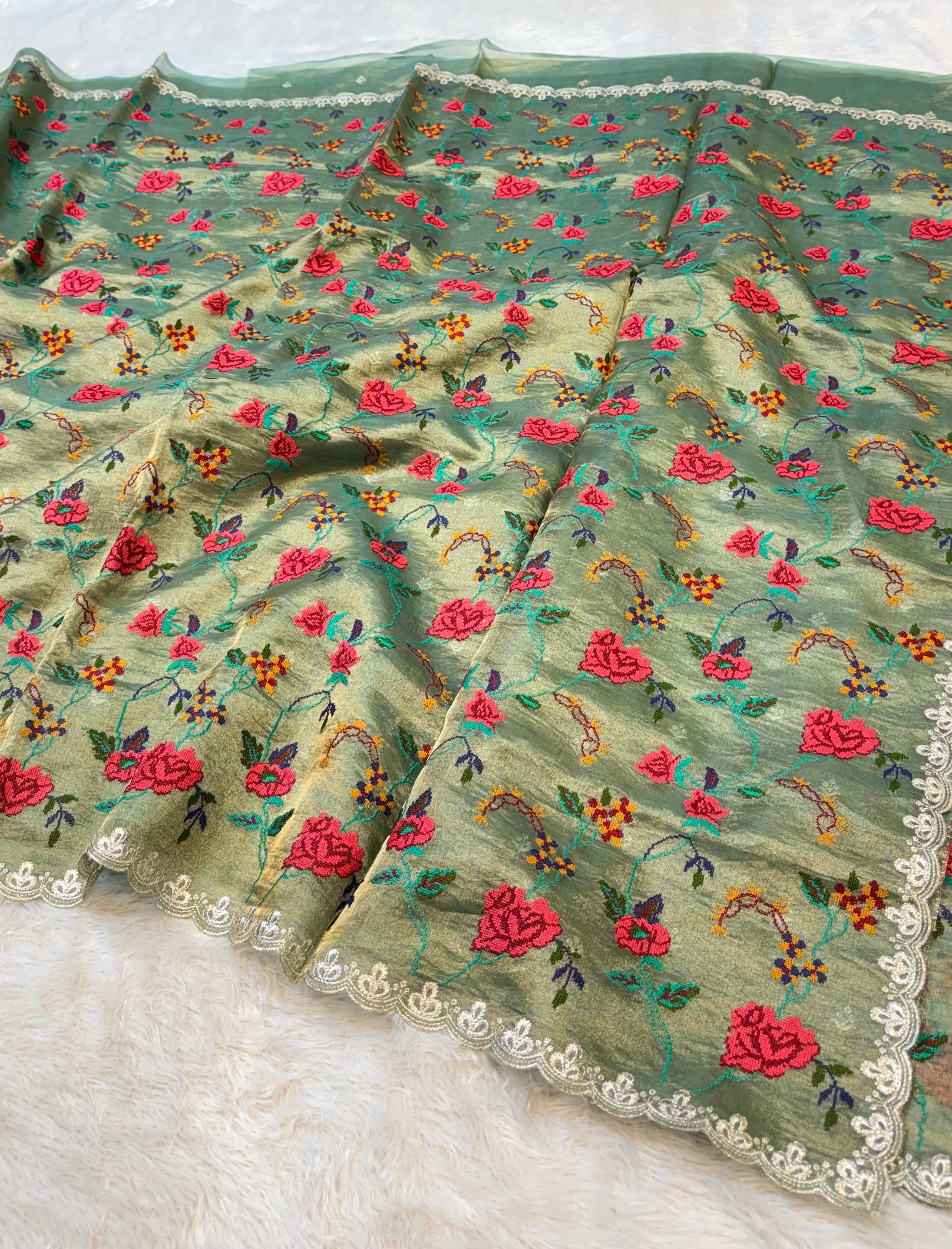 Diamond Green 100% Pure Handloom Double Tissue Petit work Partywear Banarasi Sarees
