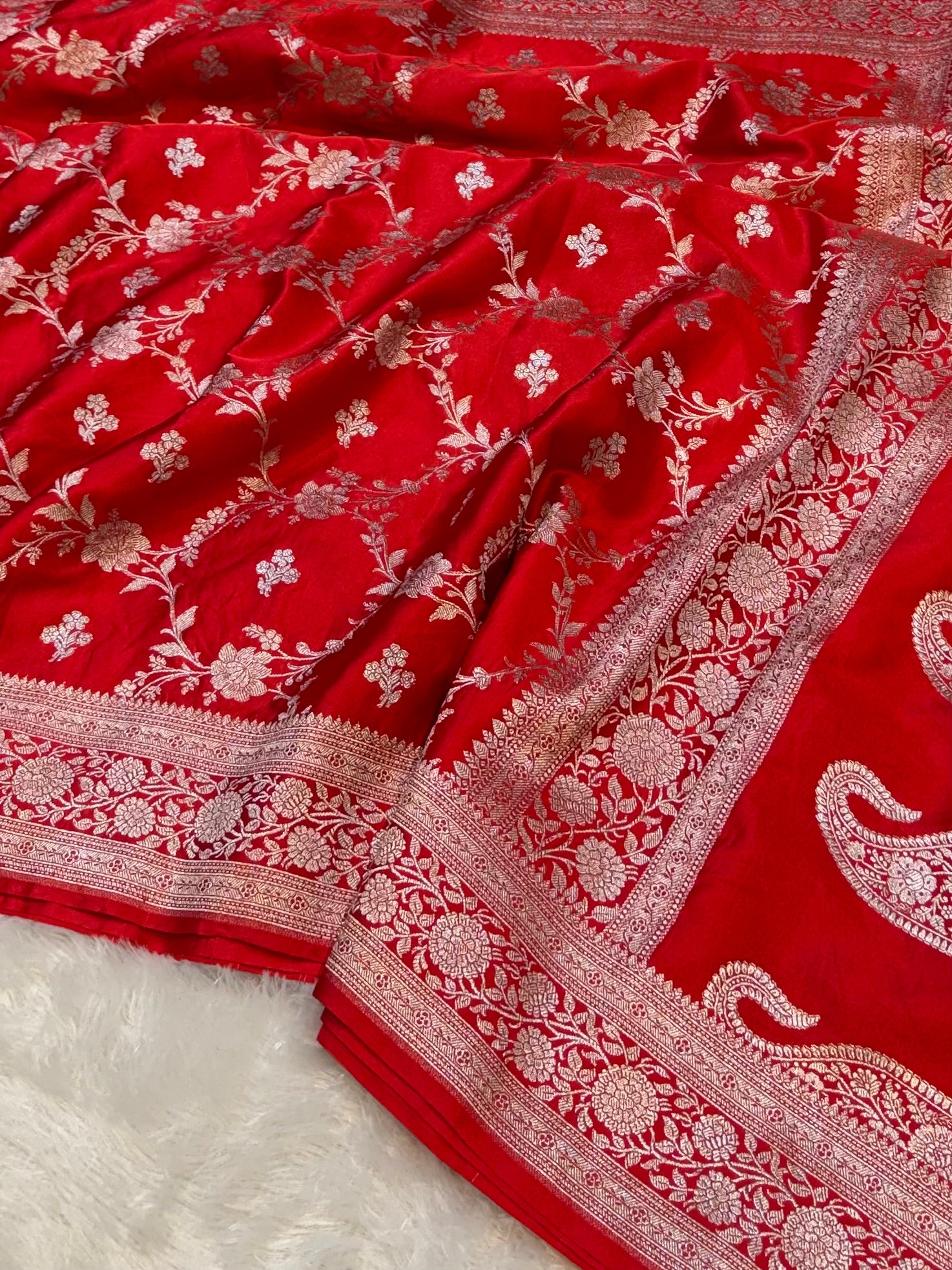 Red Banarasi Soft Meenakari Mashru Silk Partywear Saree