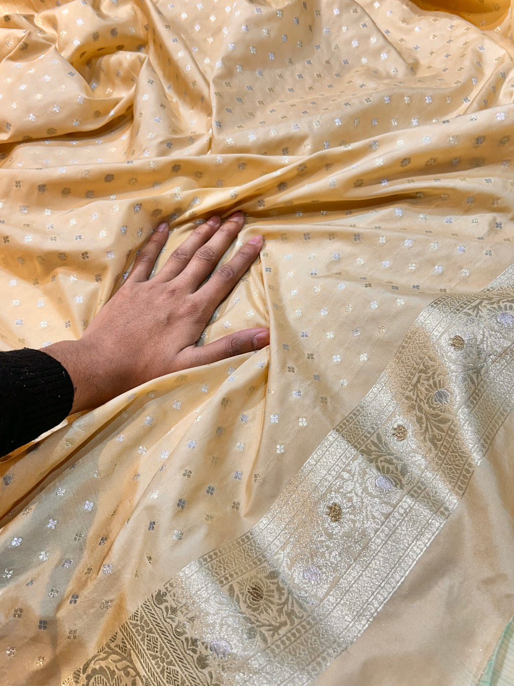 Beige Banarasi SemiKatan Silk Partywear Saree