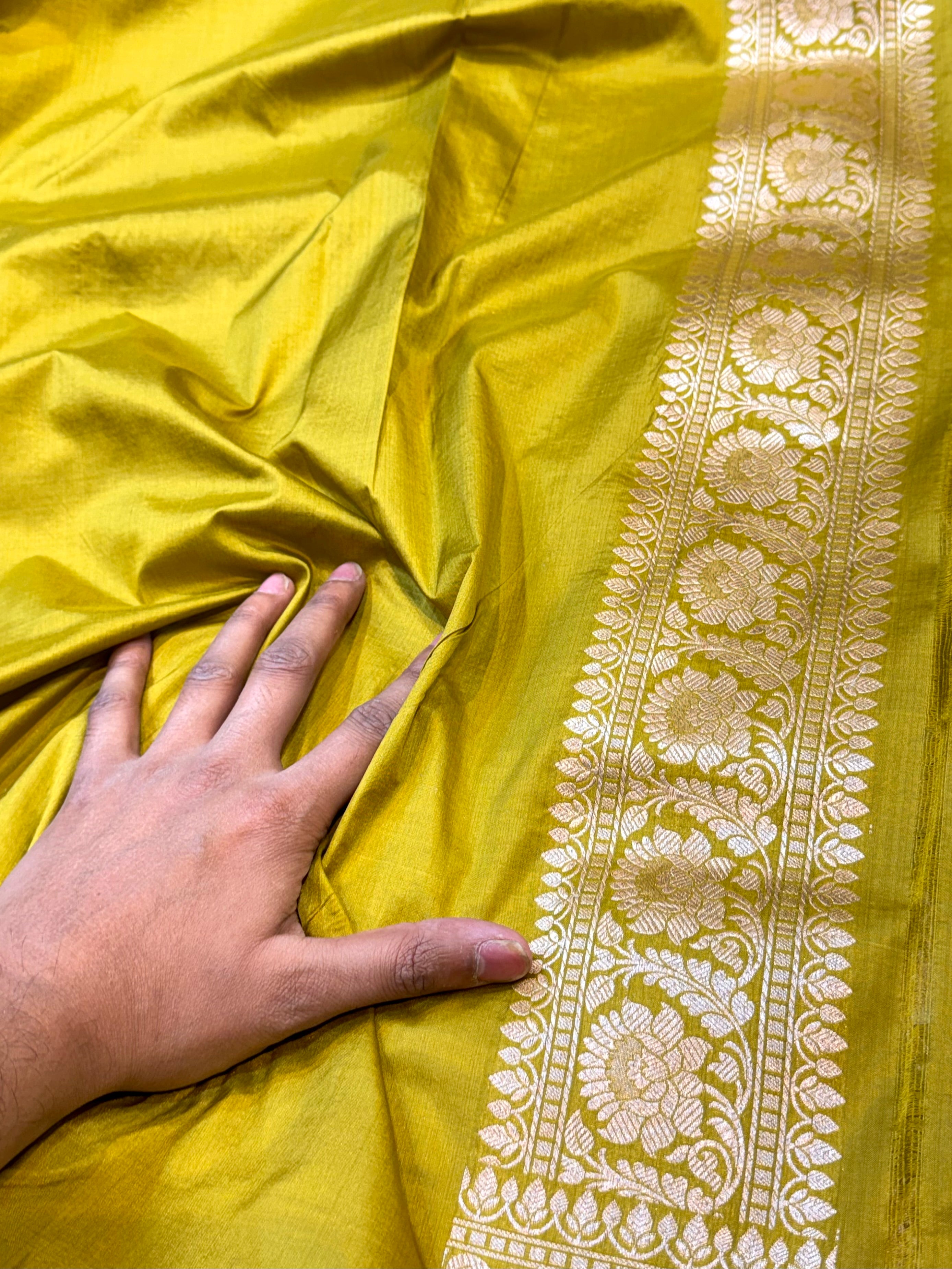 Mehendi Green 100% Pure Banarasi Katan Silk Meenakari Sareee