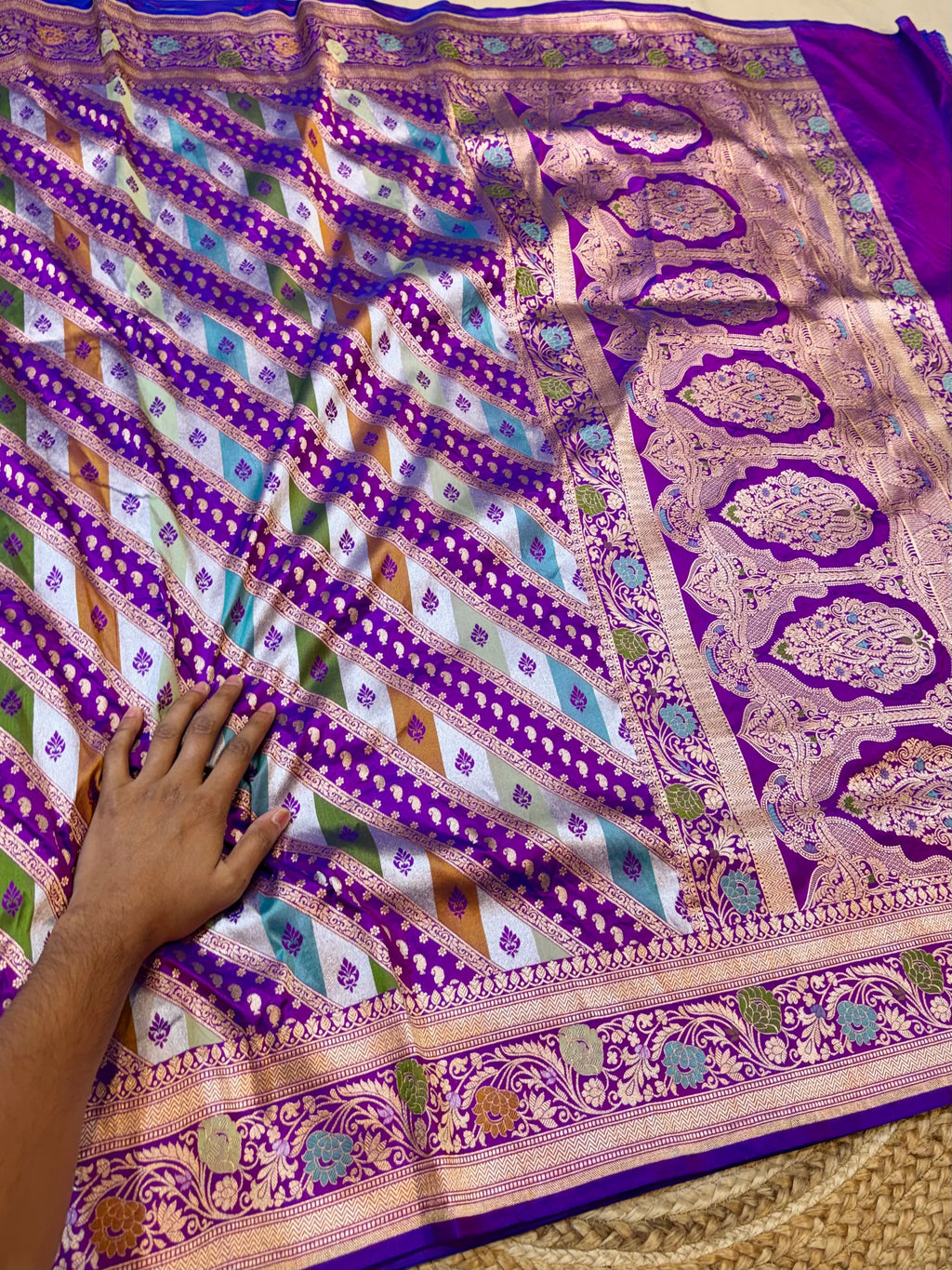 Prebook | Dual shade Blue-Red 100% Pure Banaras Katan Silk Rangkaat Saree