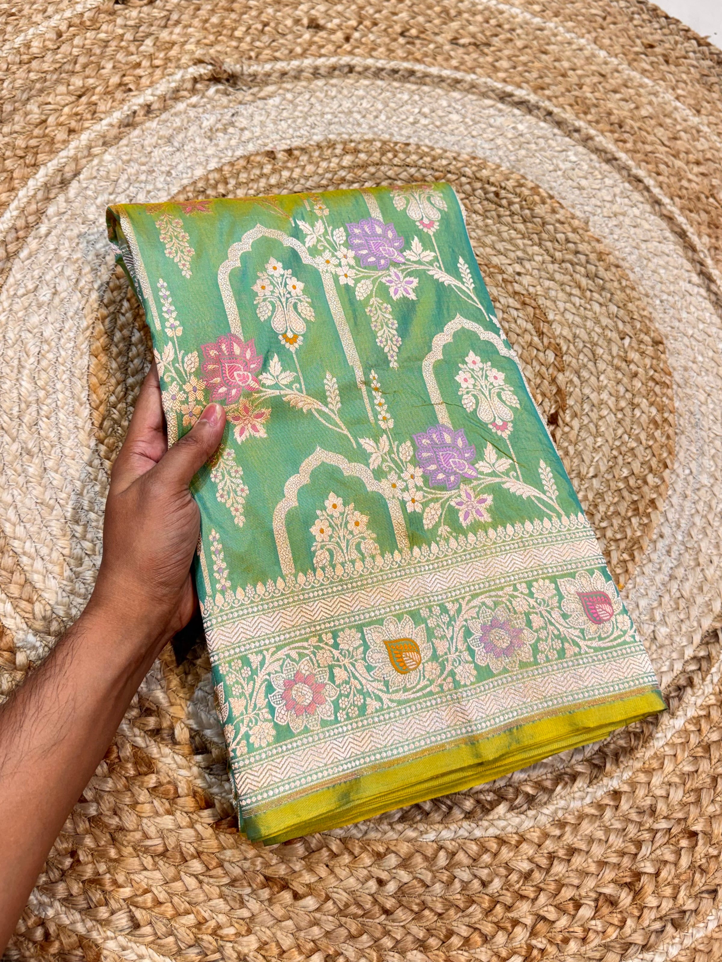 Dual Shade Green 100% Pure Banarasi Katan Silk Meenakari Saree