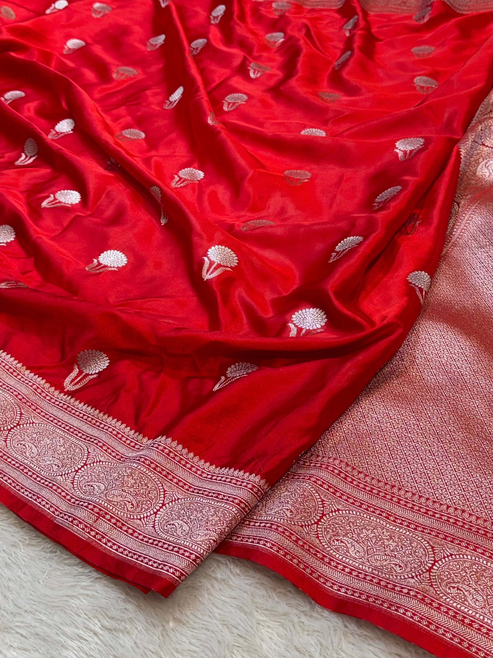 Red Banarasi Soft Meenakari Mashru Silk Partywear Saree