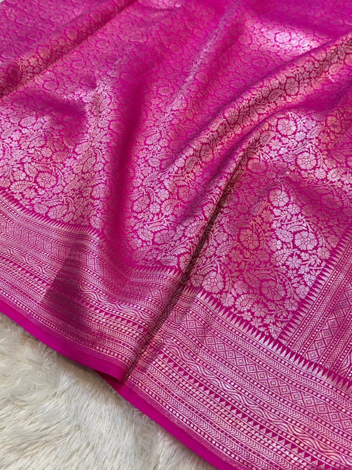 Rani Pink Pure Handloom Banarasi Mashru Silk Saree