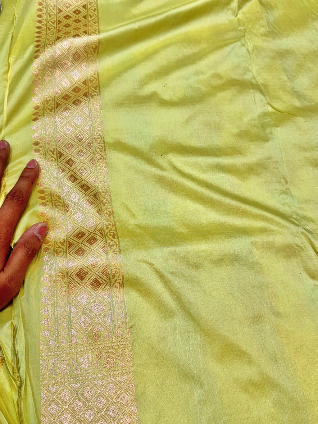 Pista Green 100% Pure Banarasi Katan Silk Meenakari Saree