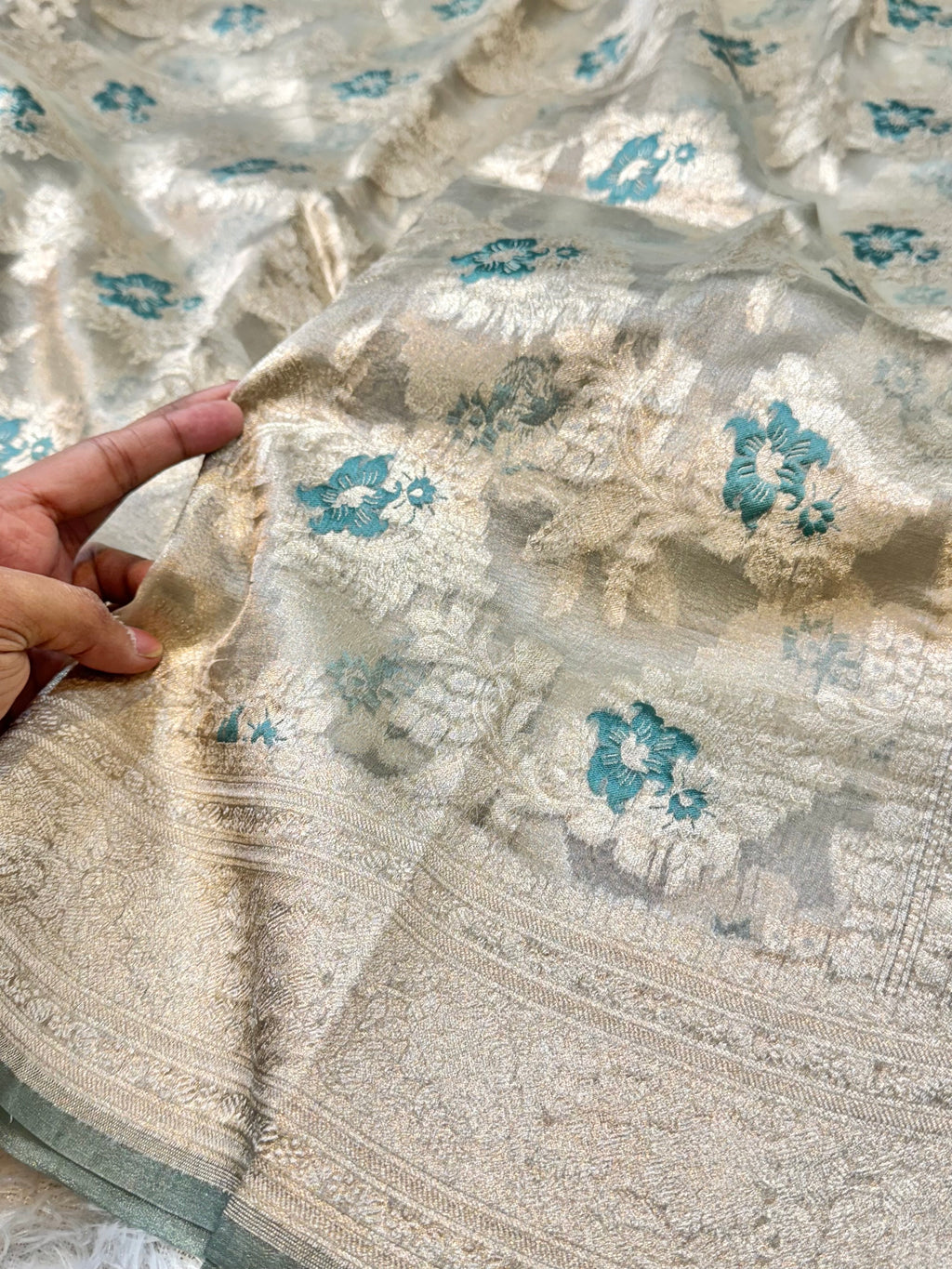 Diamond Gold 100% Pure Tissue Silk Banarasi Partywear Saree