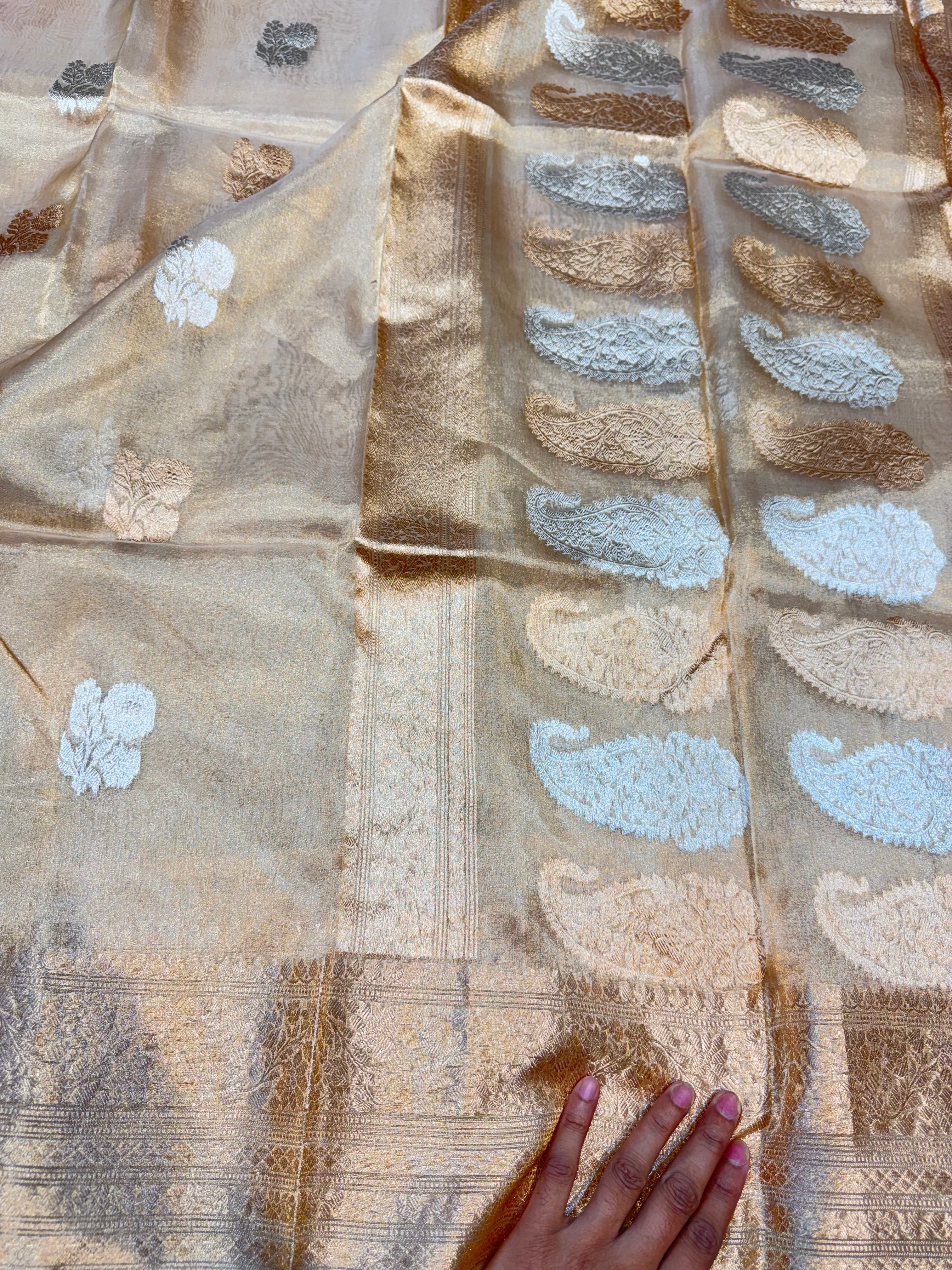 Diamond Gold 100% Pure Banarasi Tissue Silk Handloom Handwoven Saree