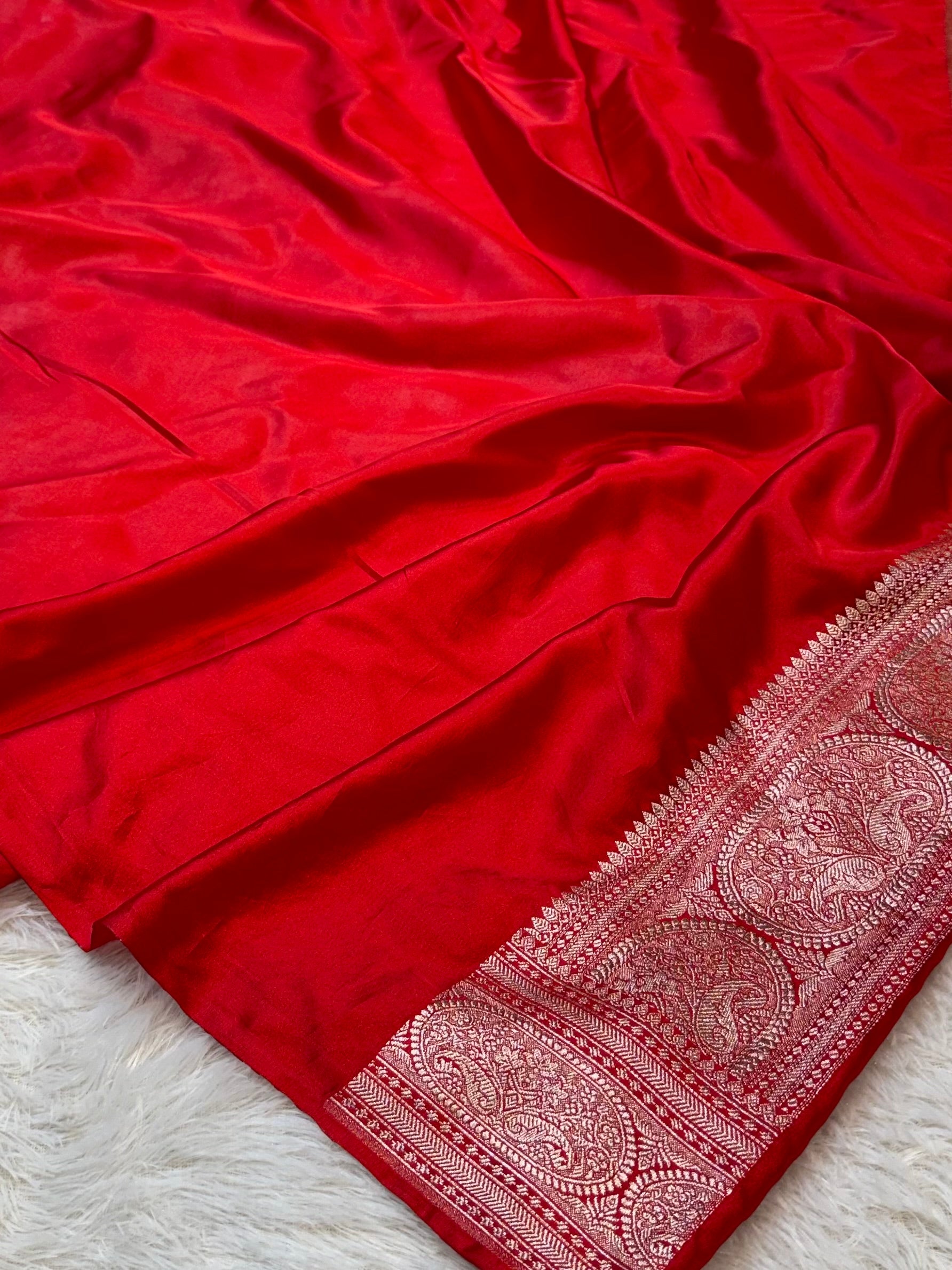 Red Banarasi Soft Meenakari Mashru Silk Partywear Saree