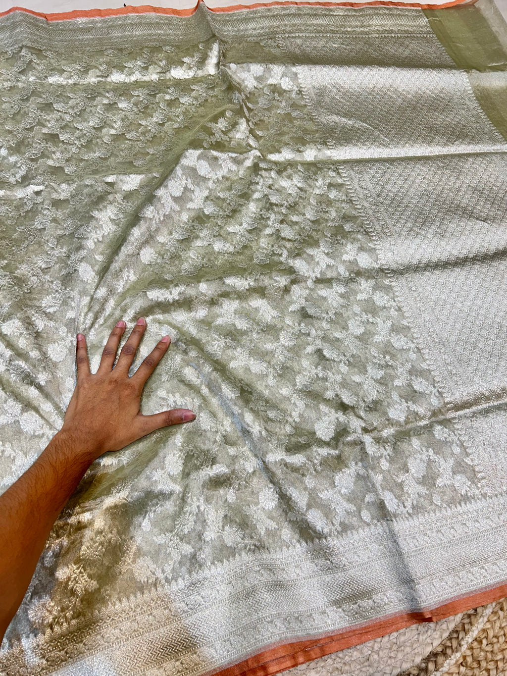 Diamond Green 100% Pure Tissue Silk Banarasi Partywear Saree