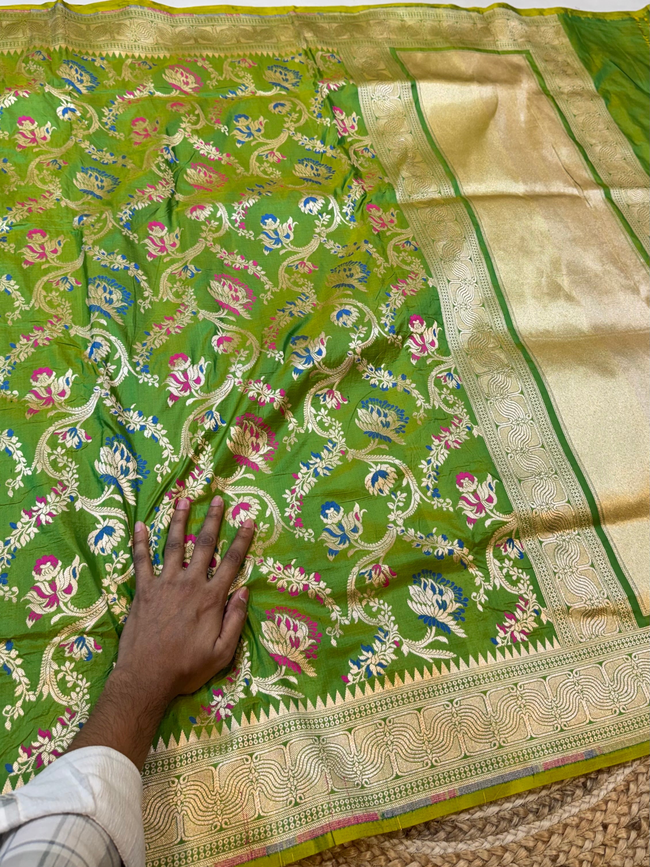 Dual Shade Green 100% Pure Banarasi Katan Silk Meenakari Saree