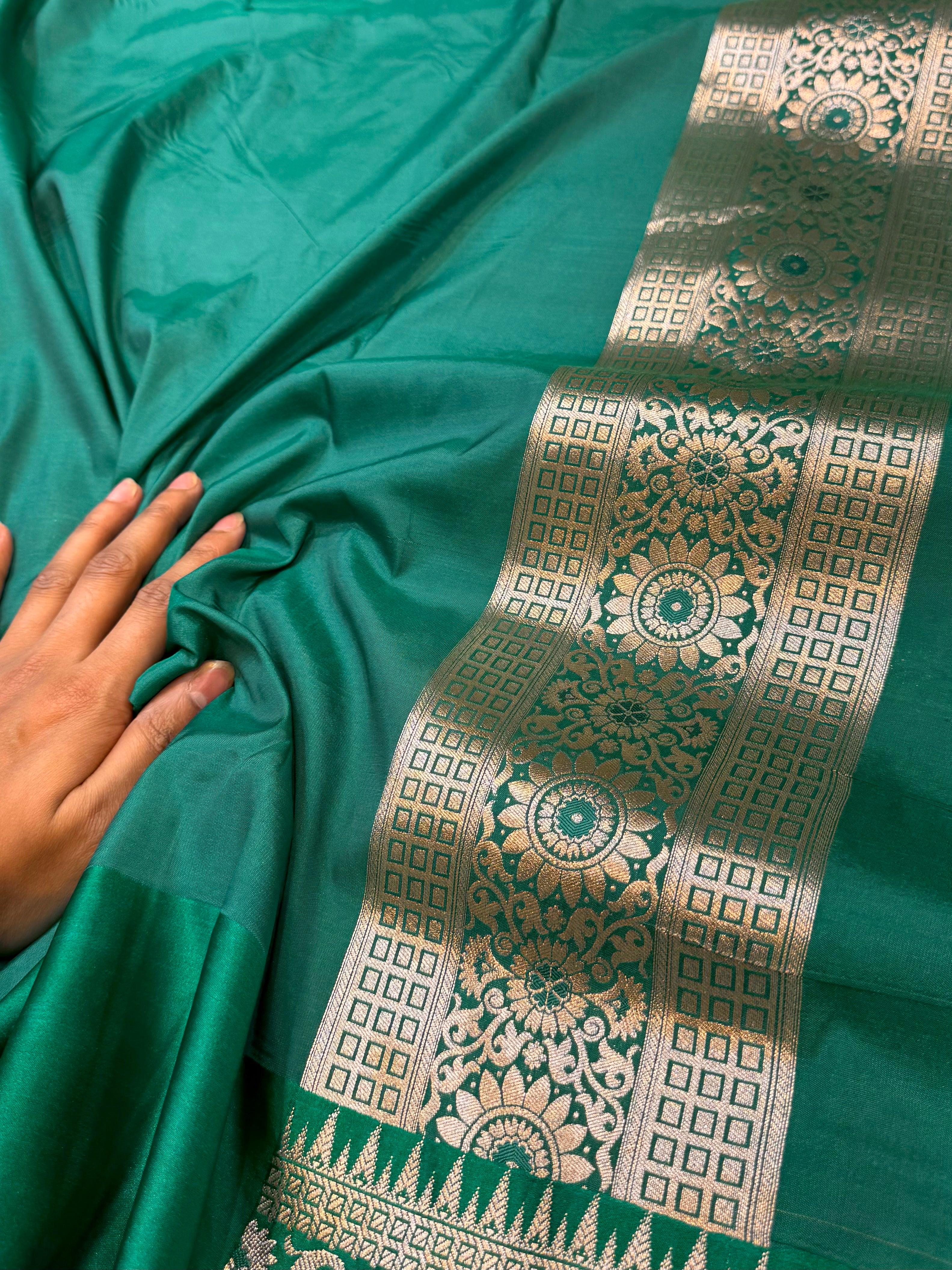 Purple Banarasi SemiKatan Silk Partywear Saree