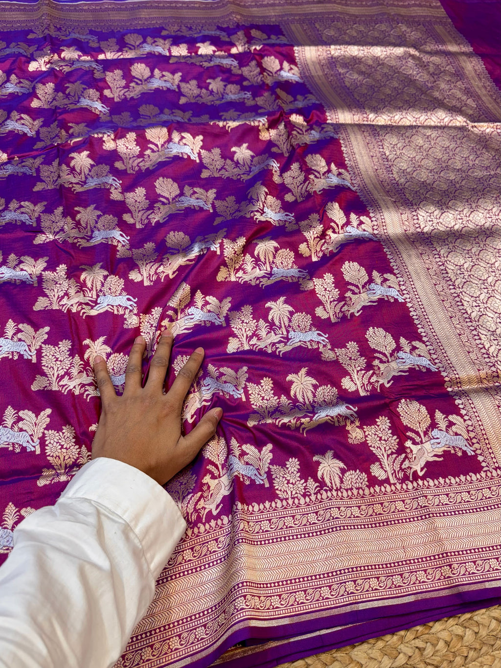 Dual Shade Red-Blue 100% Pure Banarasi Katan Silk Meenakari Sareee