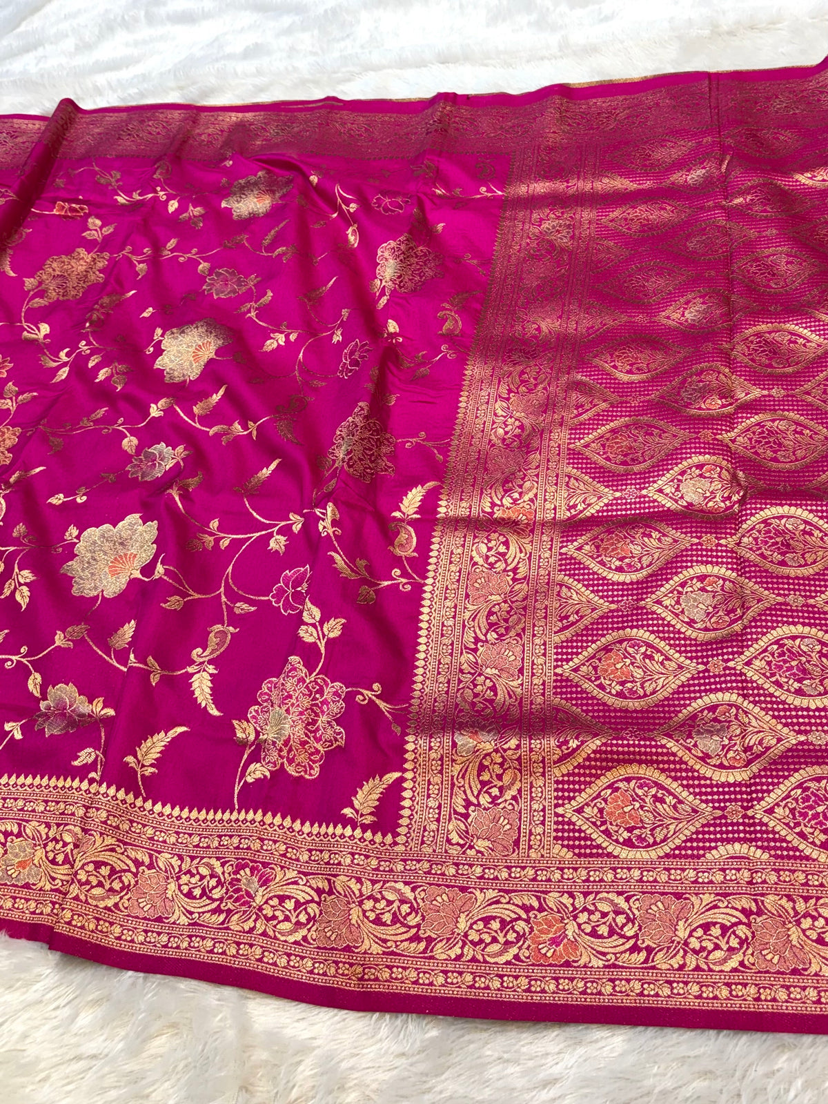 Magenta Pink Banarasi SemiKatan Silk Partywear Saree
