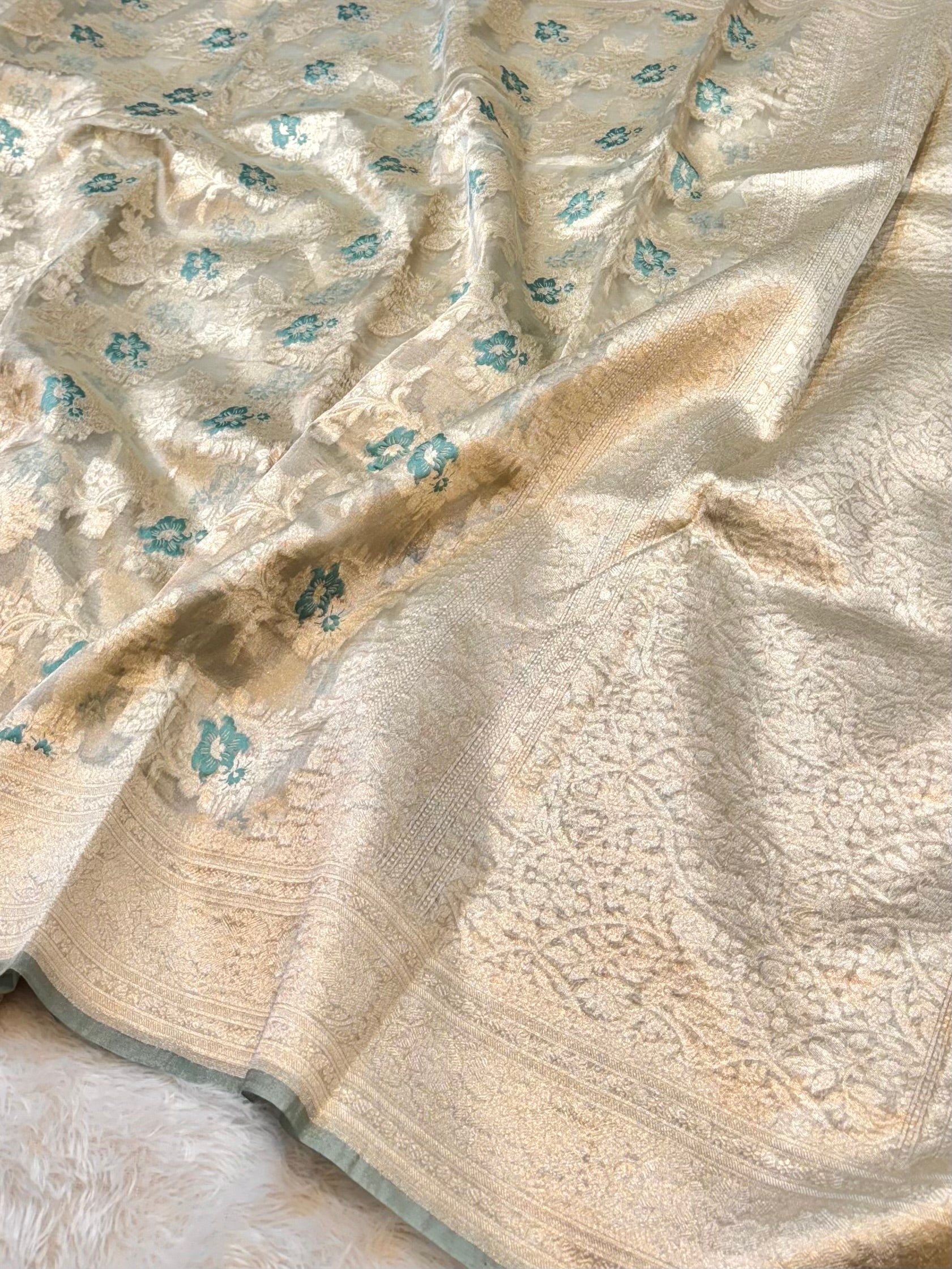 Diamond Gold 100% Pure Tissue Silk Banarasi Partywear Saree