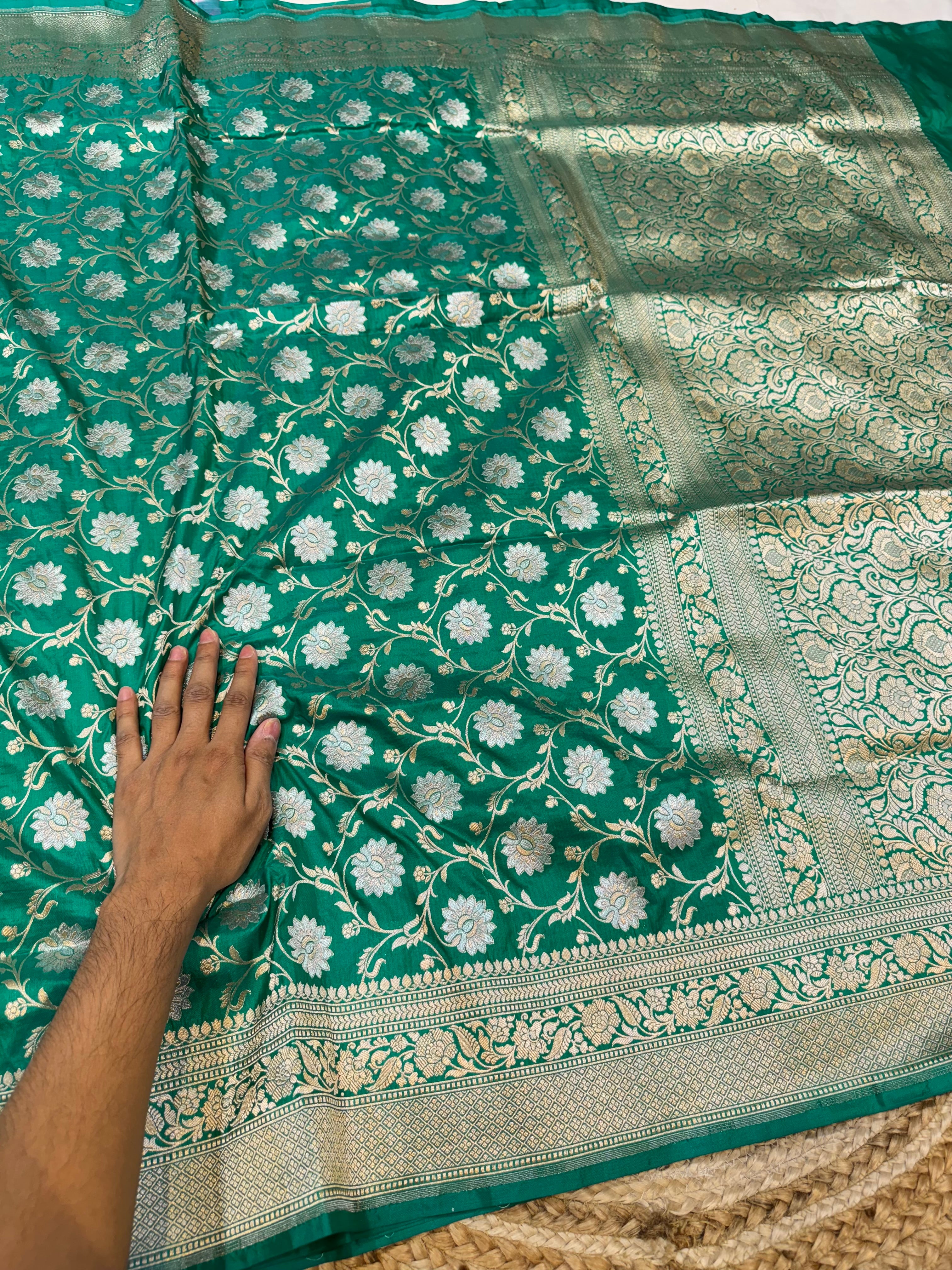 Rama Green 100% Pure Banarasi Katan Silk Meenakari Saree