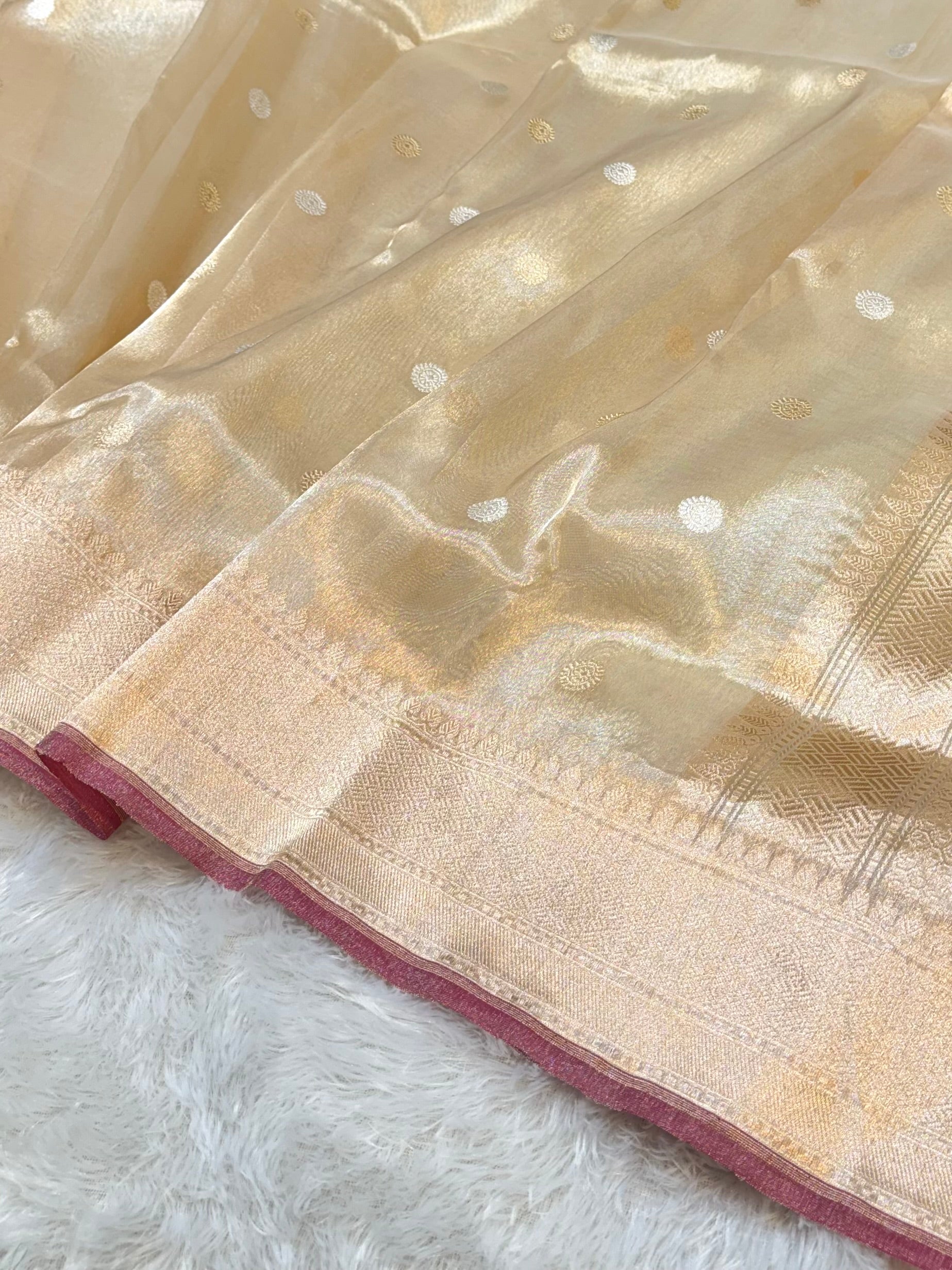 Diamond Gold 100% Pure Banarasi Tissue Silk Handloom Handwoven Saree