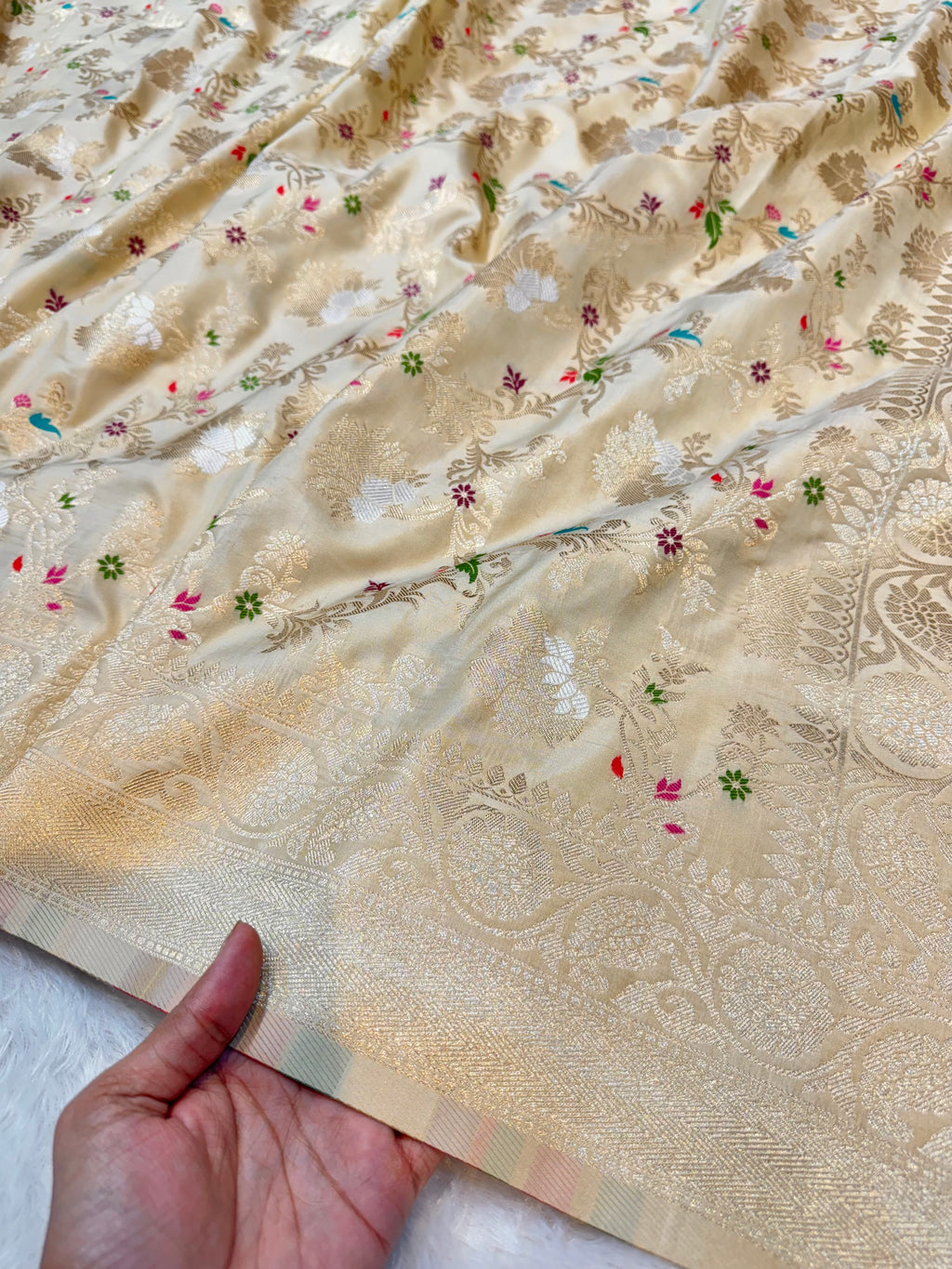 Beige Banarasi SemiKatan Silk Partywear Saree