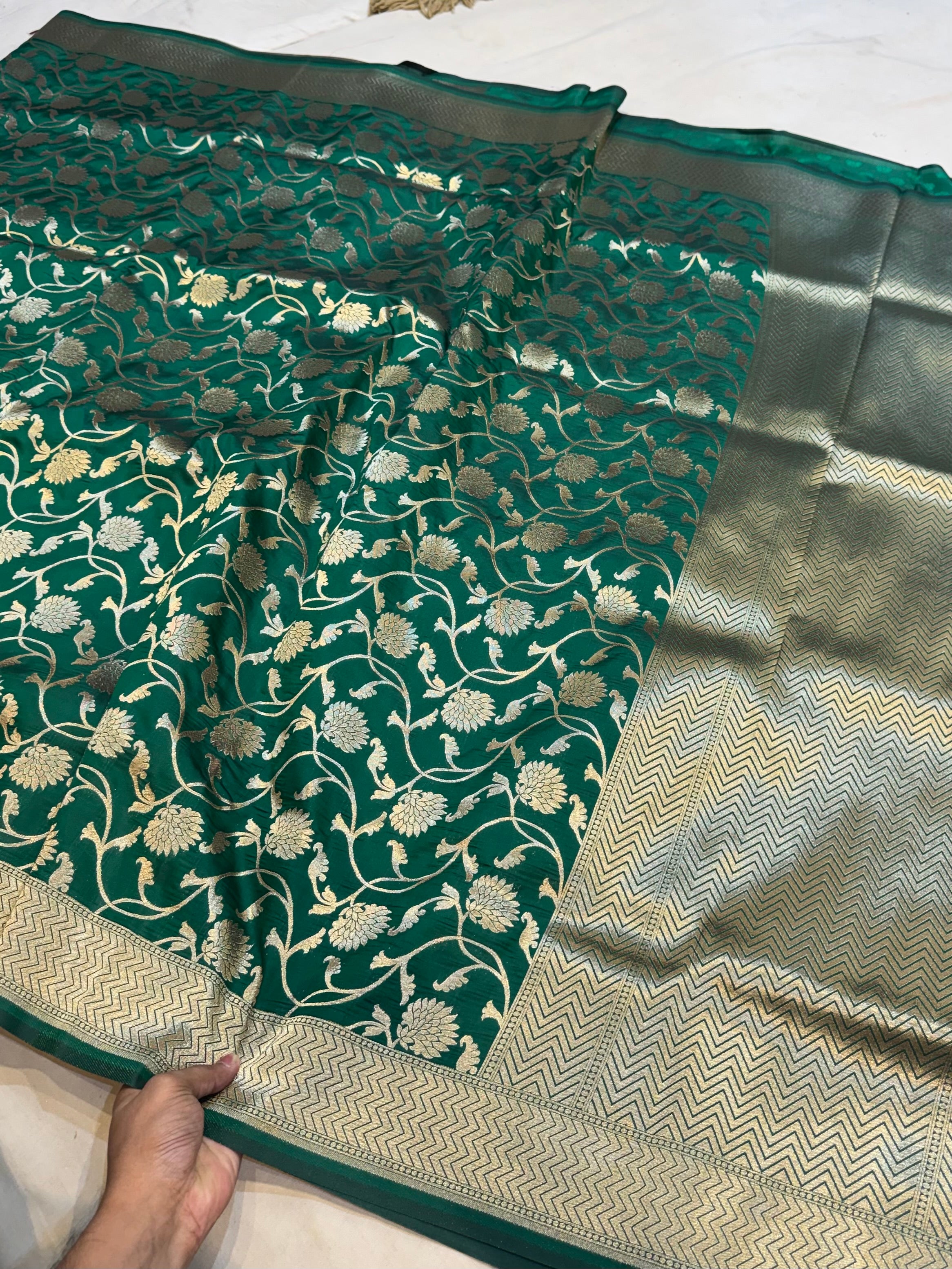 Bottle Green Banarasi SemiKatan Silk Partywear Saree