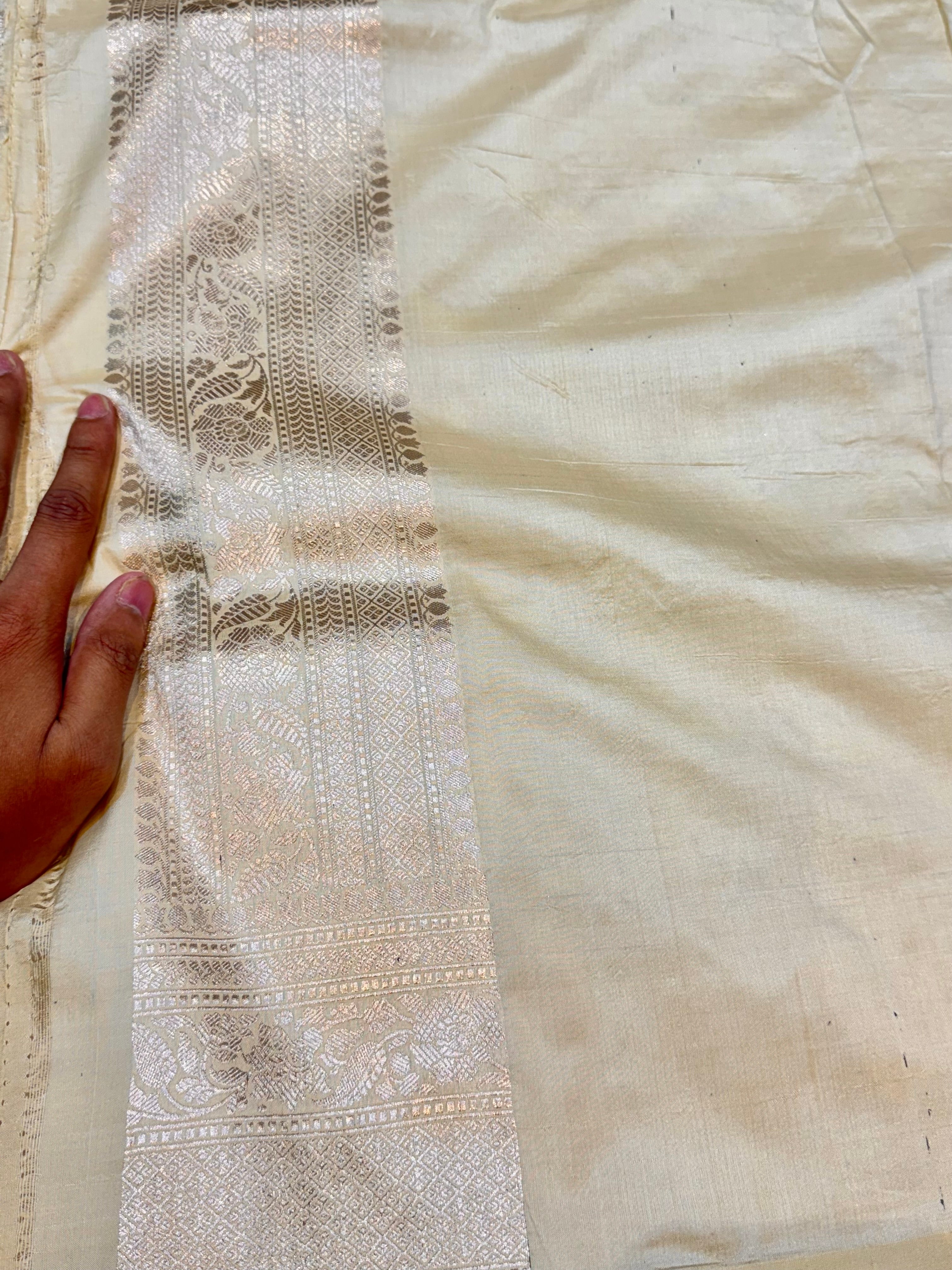 Off White 100% Pure Banarasi Katan Silk Meenakari Saree