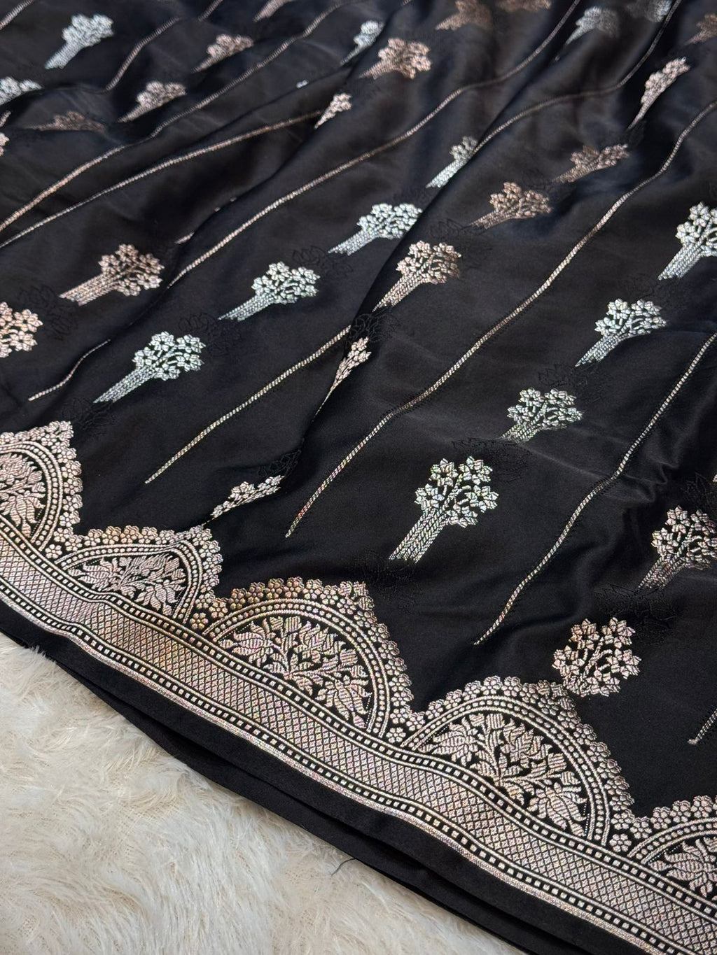 Banarasi Soft Meenakari Mashru Silk Partywear Saree