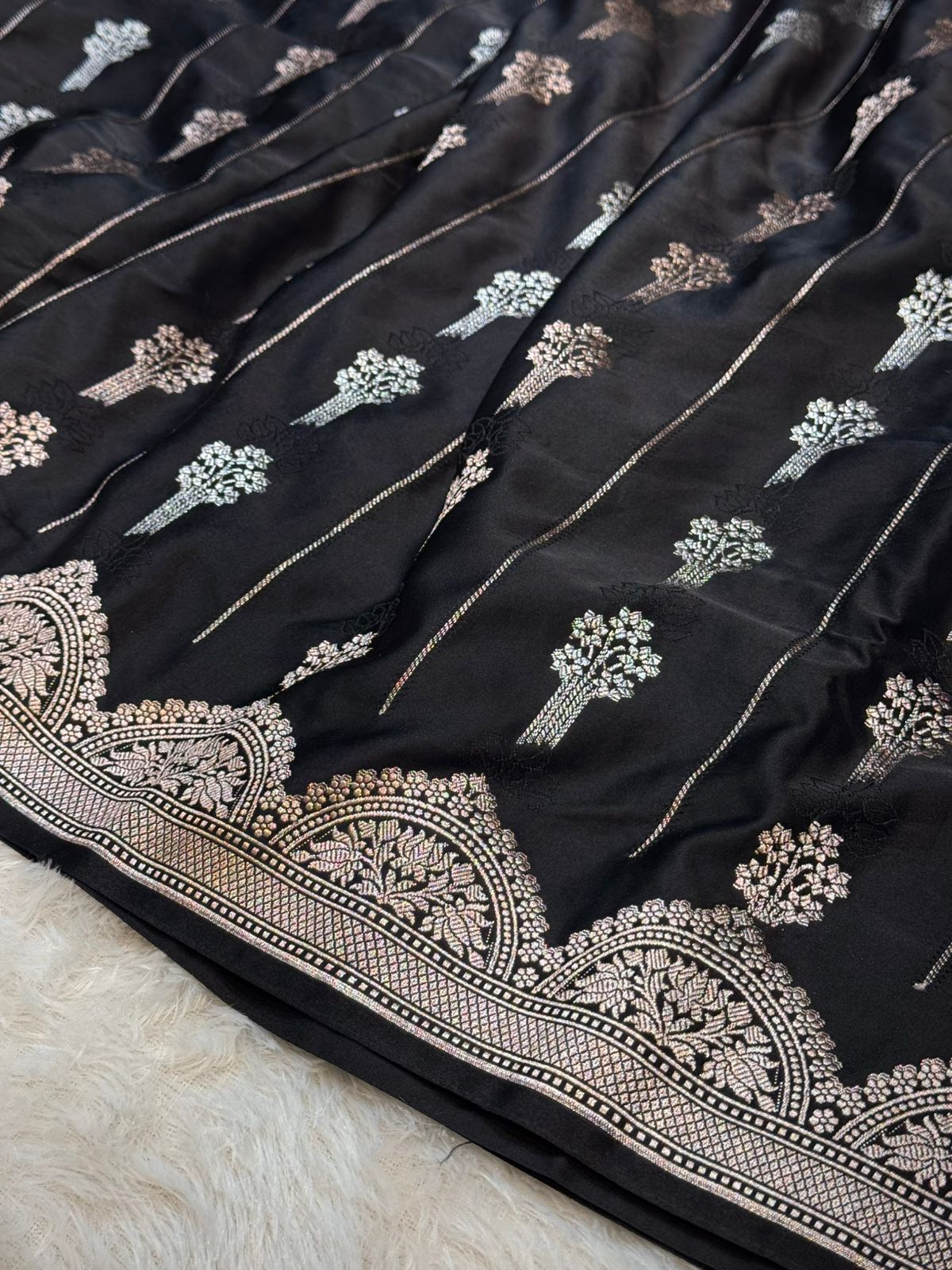 Banarasi Soft Meenakari Mashru Silk Partywear Saree