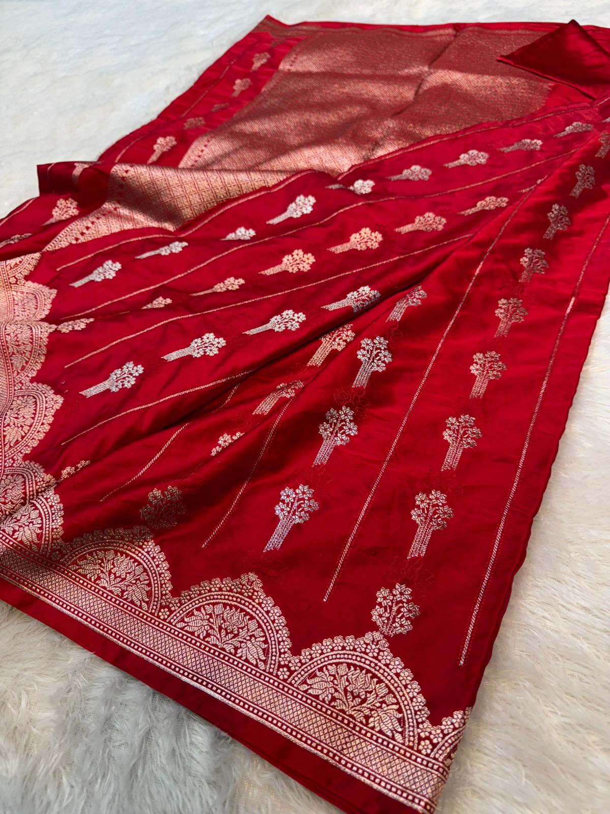 Banarasi Soft Meenakari Mashru Silk Partywear Saree