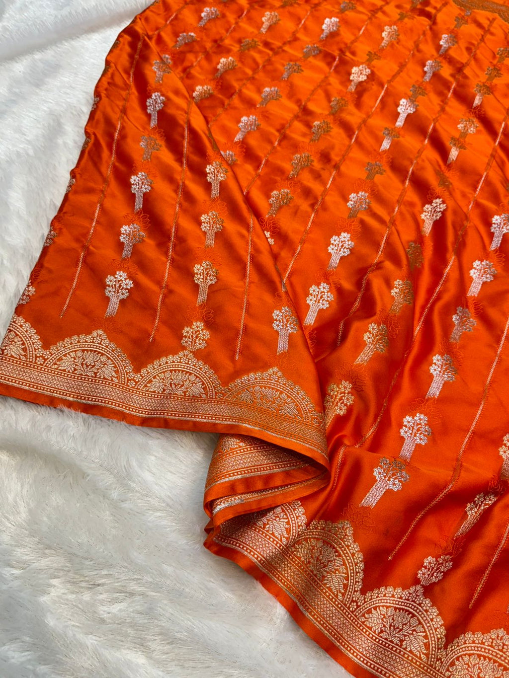 Banarasi Soft Meenakari Mashru Silk Partywear Saree
