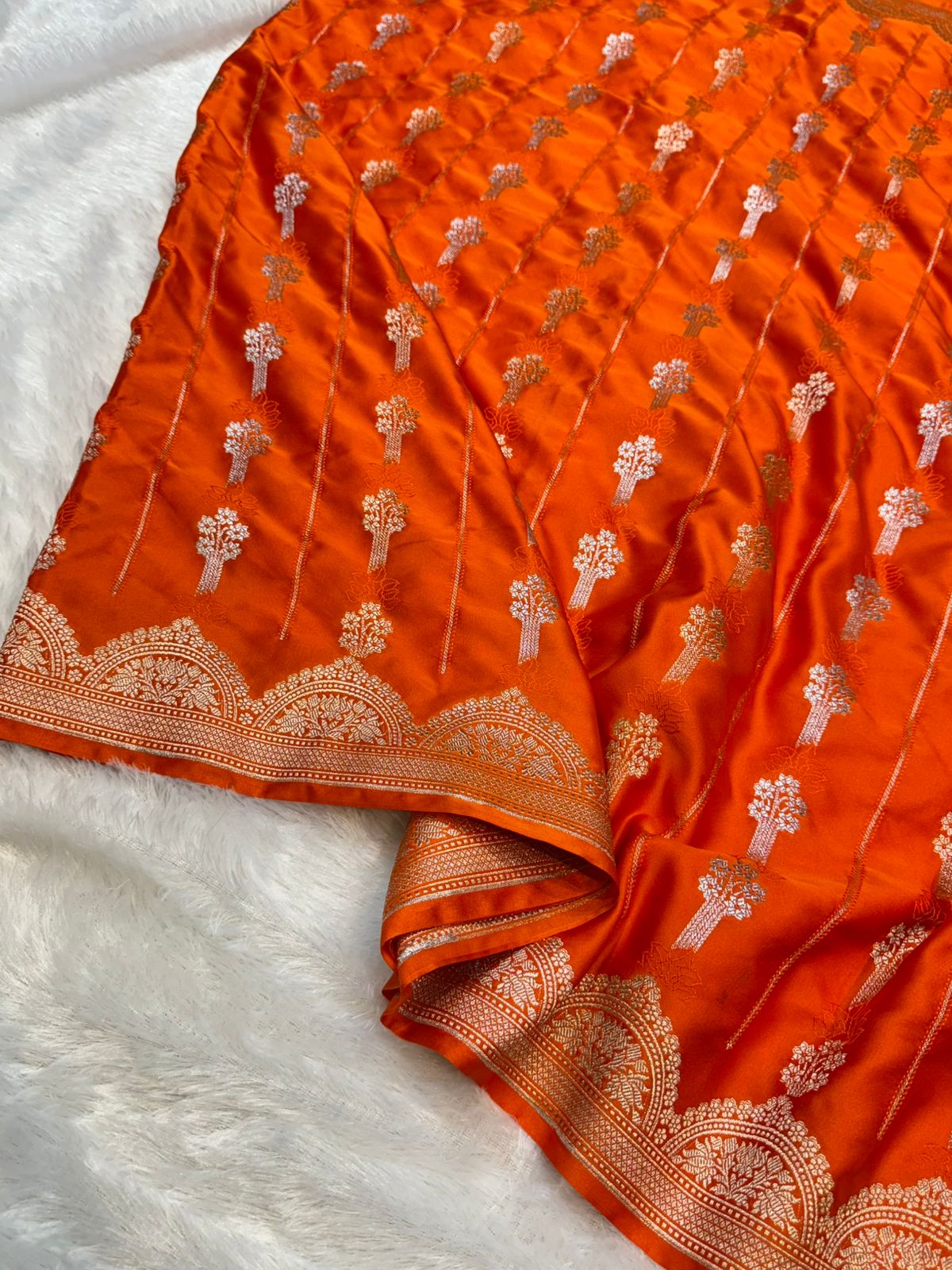 Banarasi Soft Meenakari Mashru Silk Partywear Saree