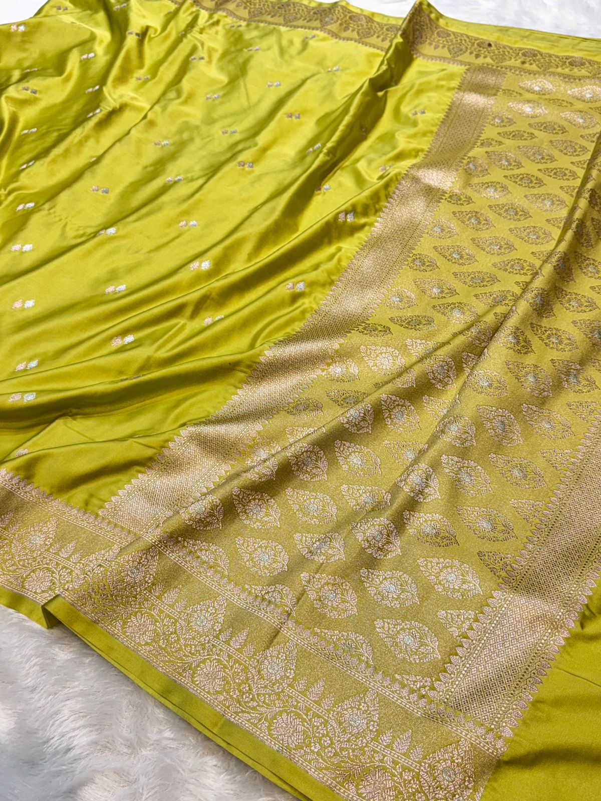 Banarasi Soft Meenakari Mashru Silk Partywear Saree